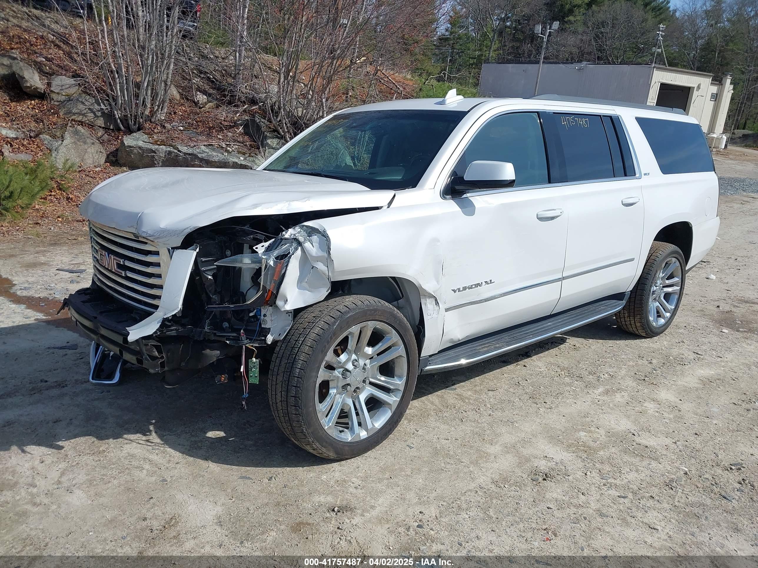 GMC YUKON image 2