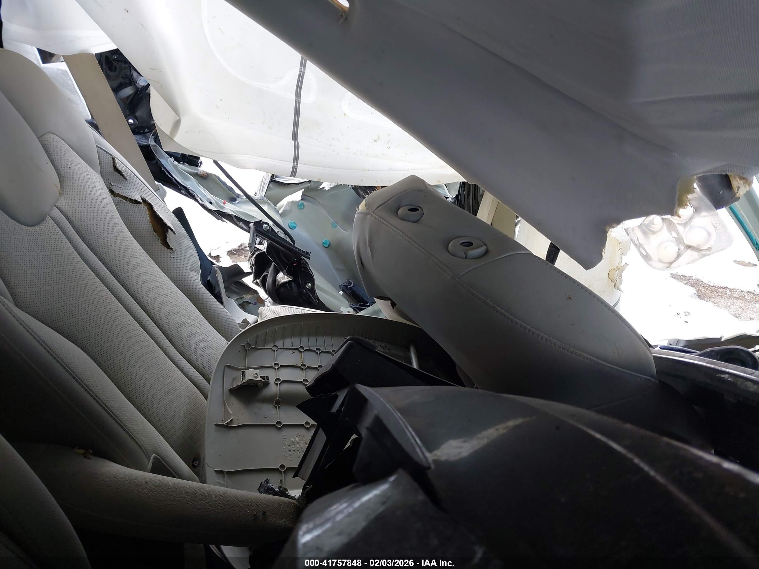 KIA SORENTO image 8
