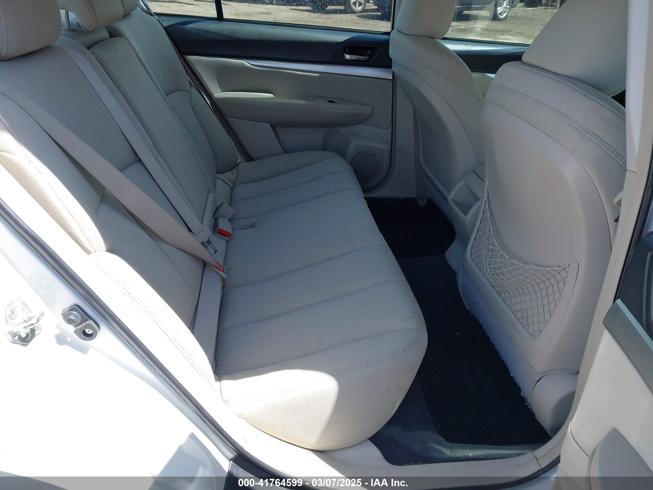SUBARU LEGACY image 8