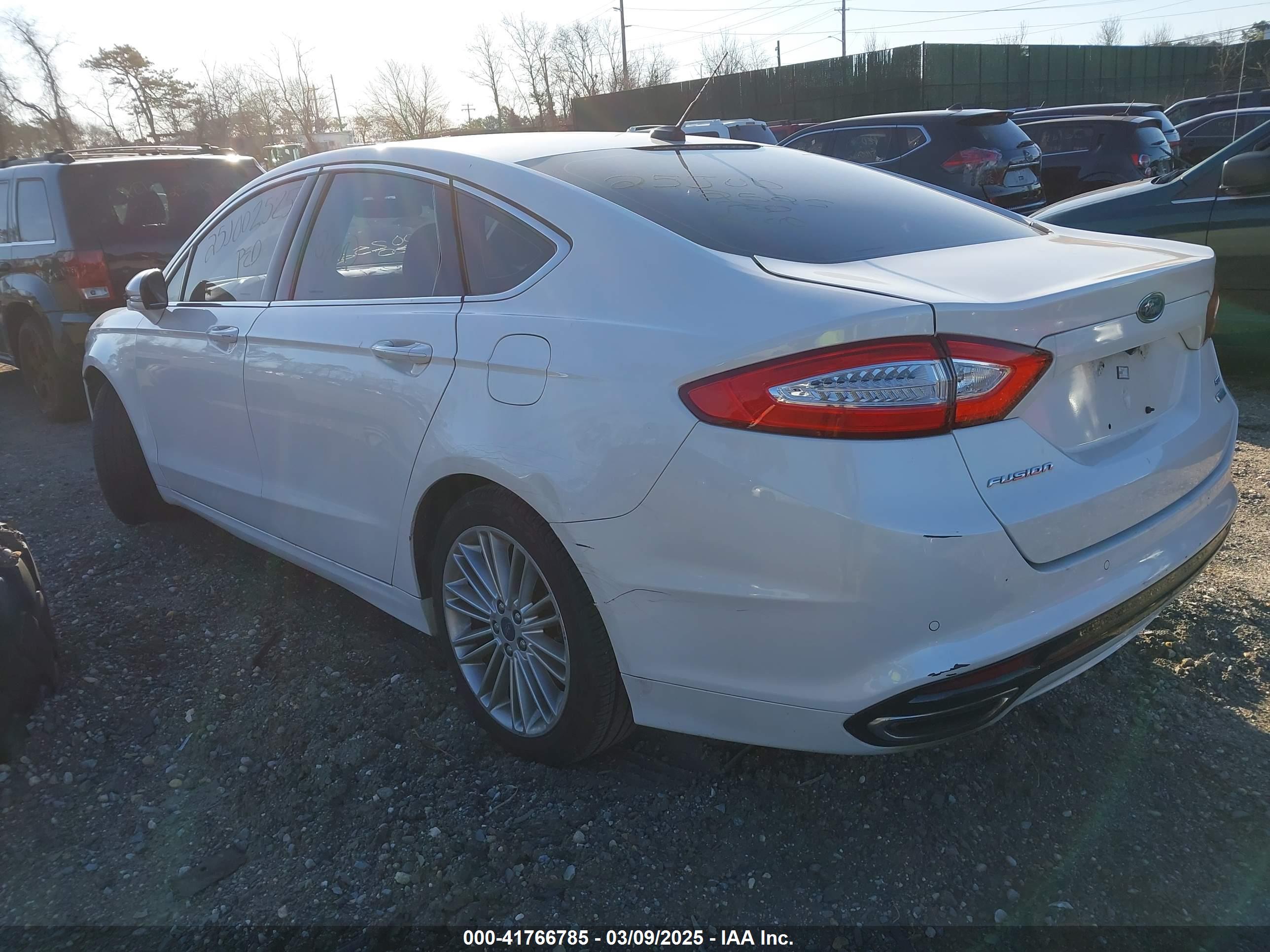 FORD FUSION image 3