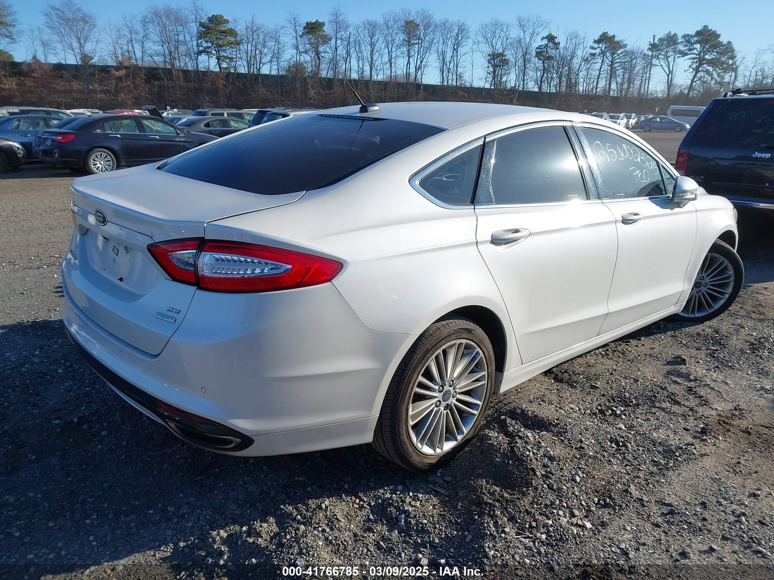 FORD FUSION image 4