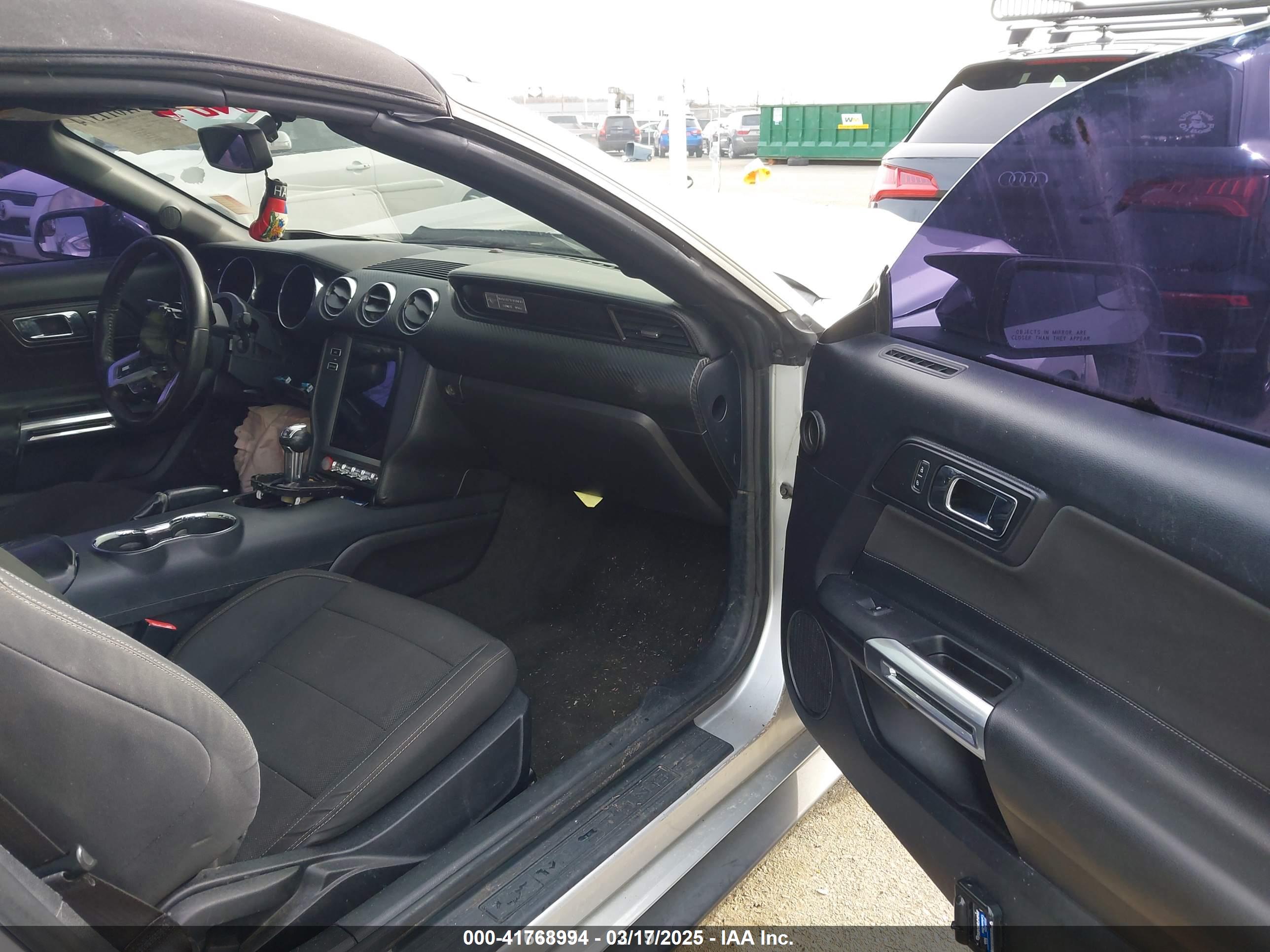 FORD MUSTANG image 5