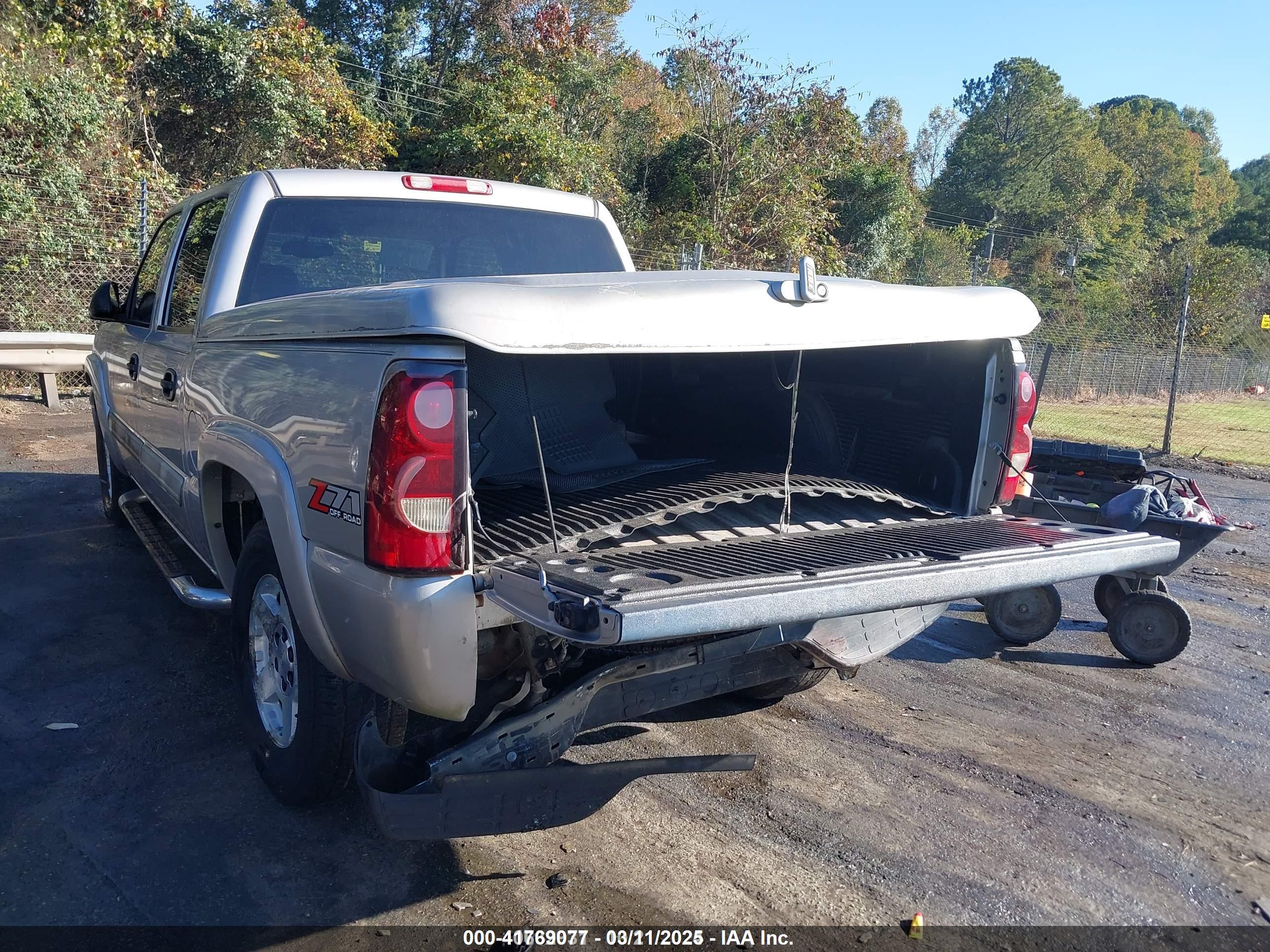 CHEVROLET SILVERADO image 3