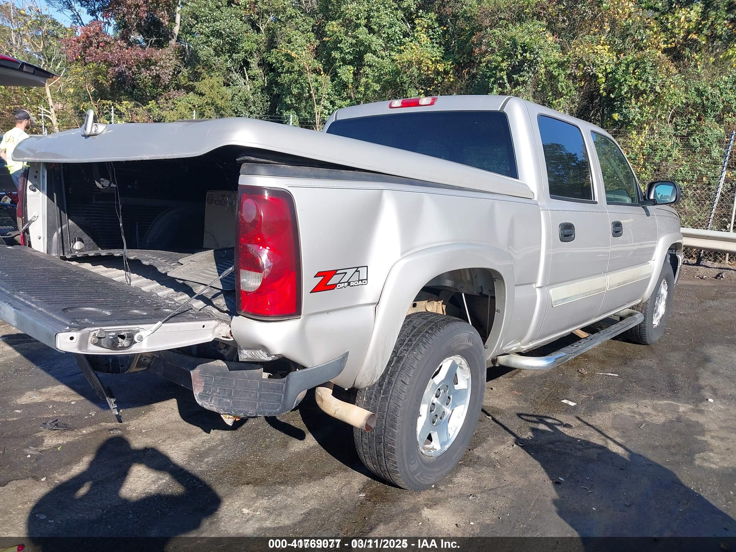 CHEVROLET SILVERADO image 4