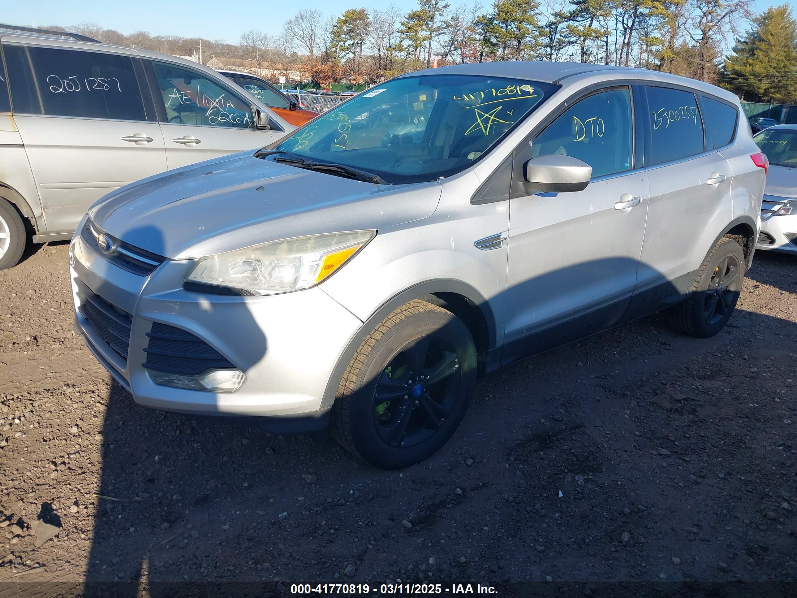 FORD ESCAPE image 2