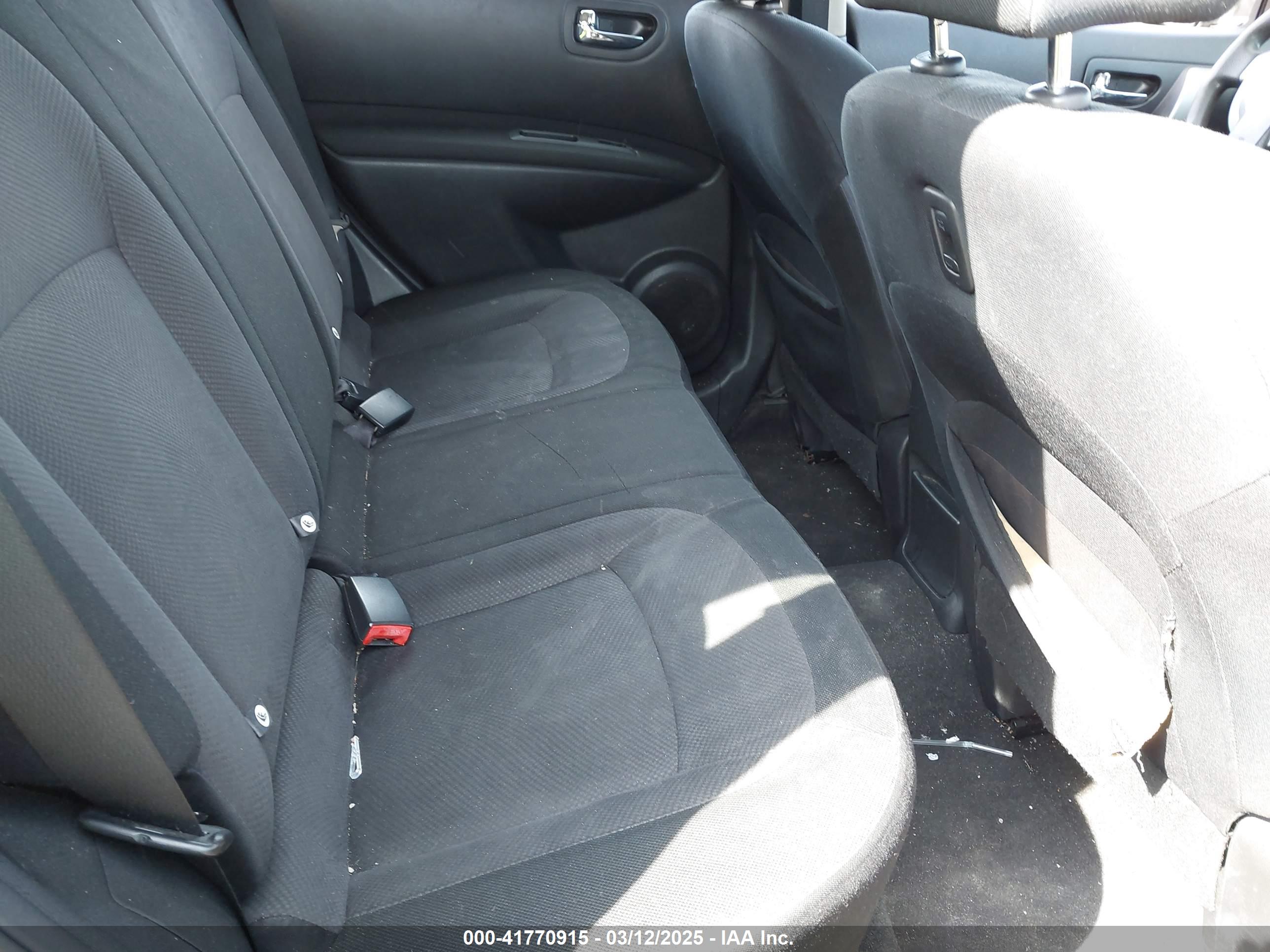 NISSAN ROGUE image 8