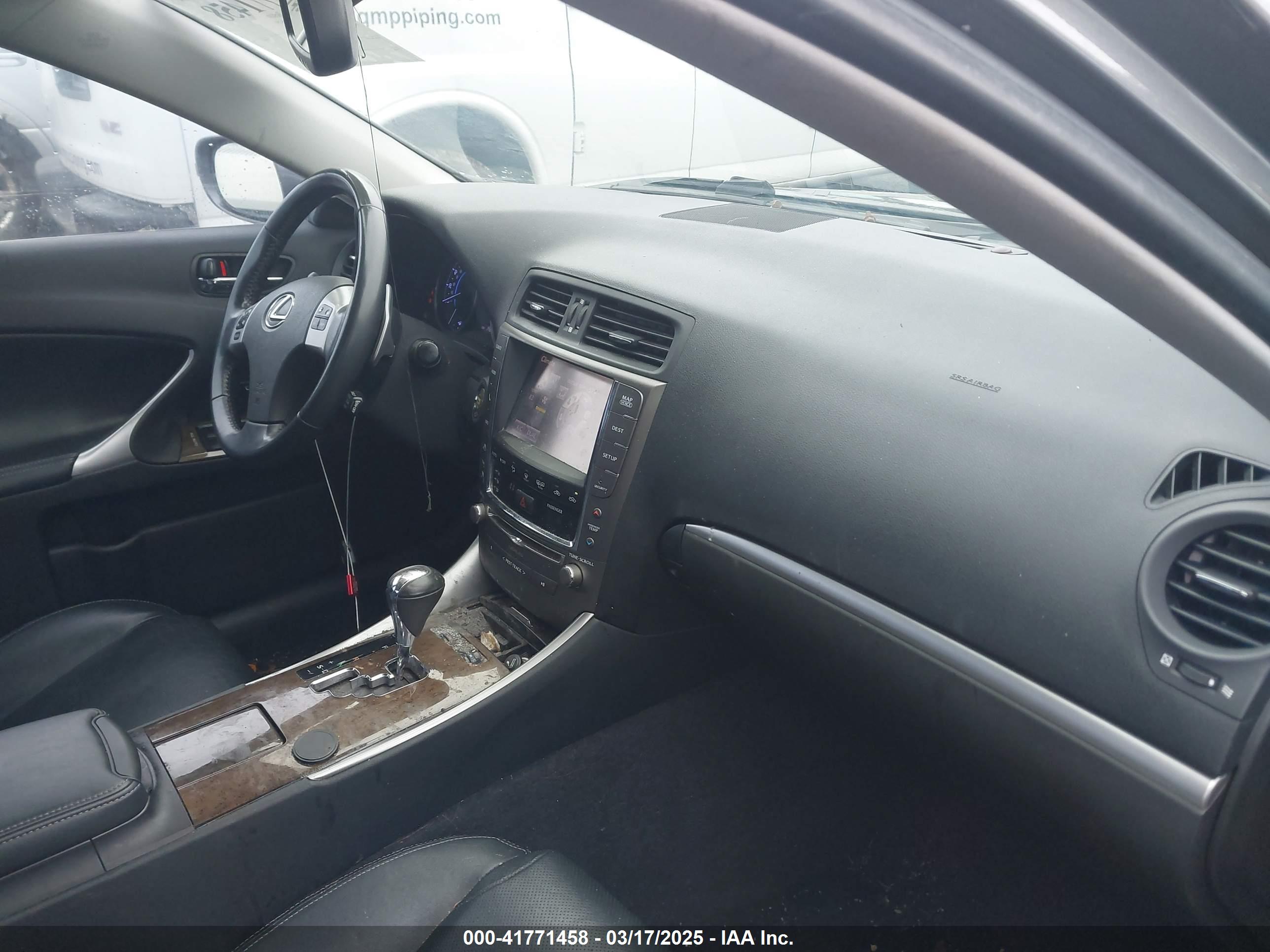 LEXUS IS image 5