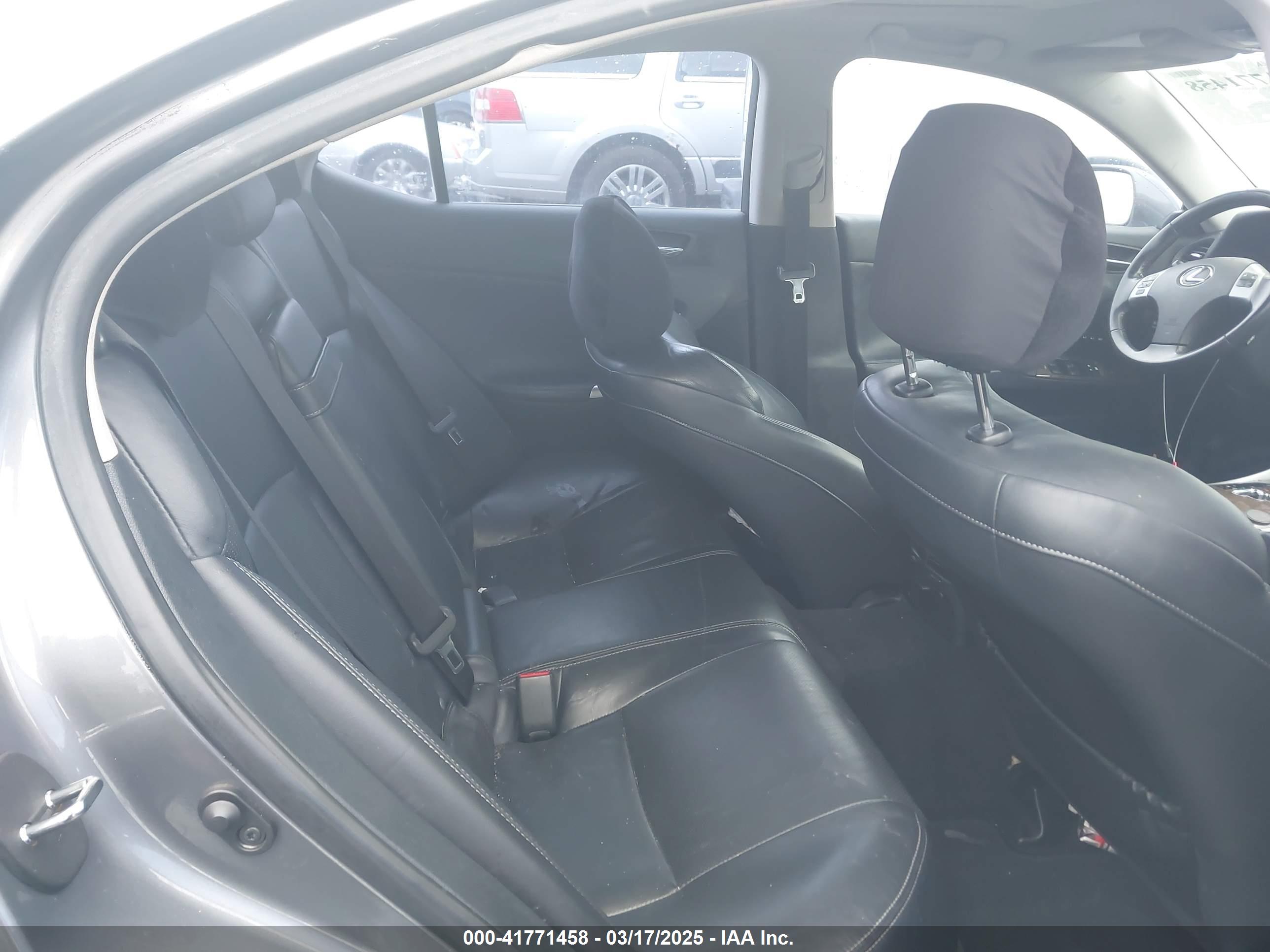 LEXUS IS image 8