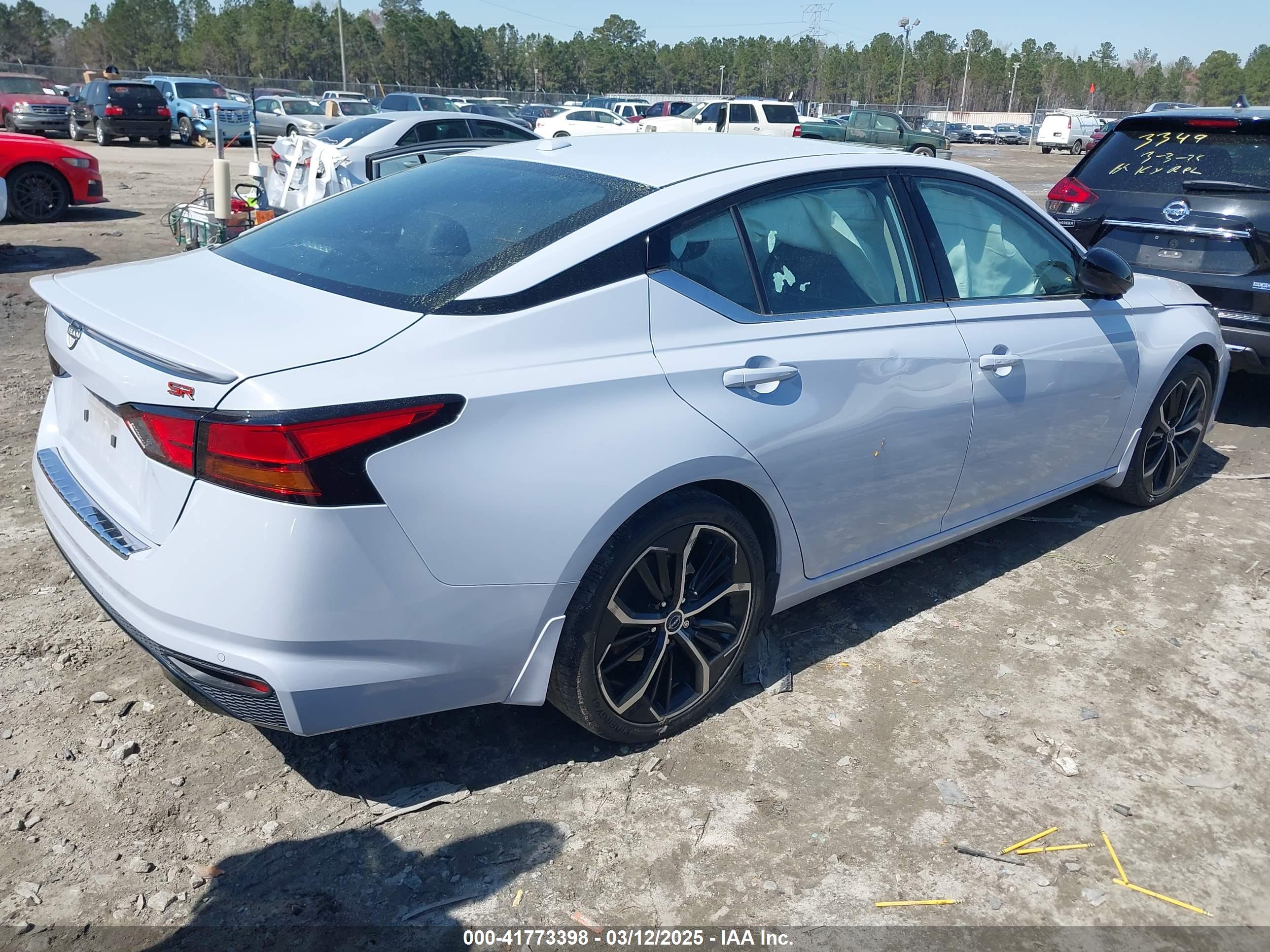 NISSAN ALTIMA image 4