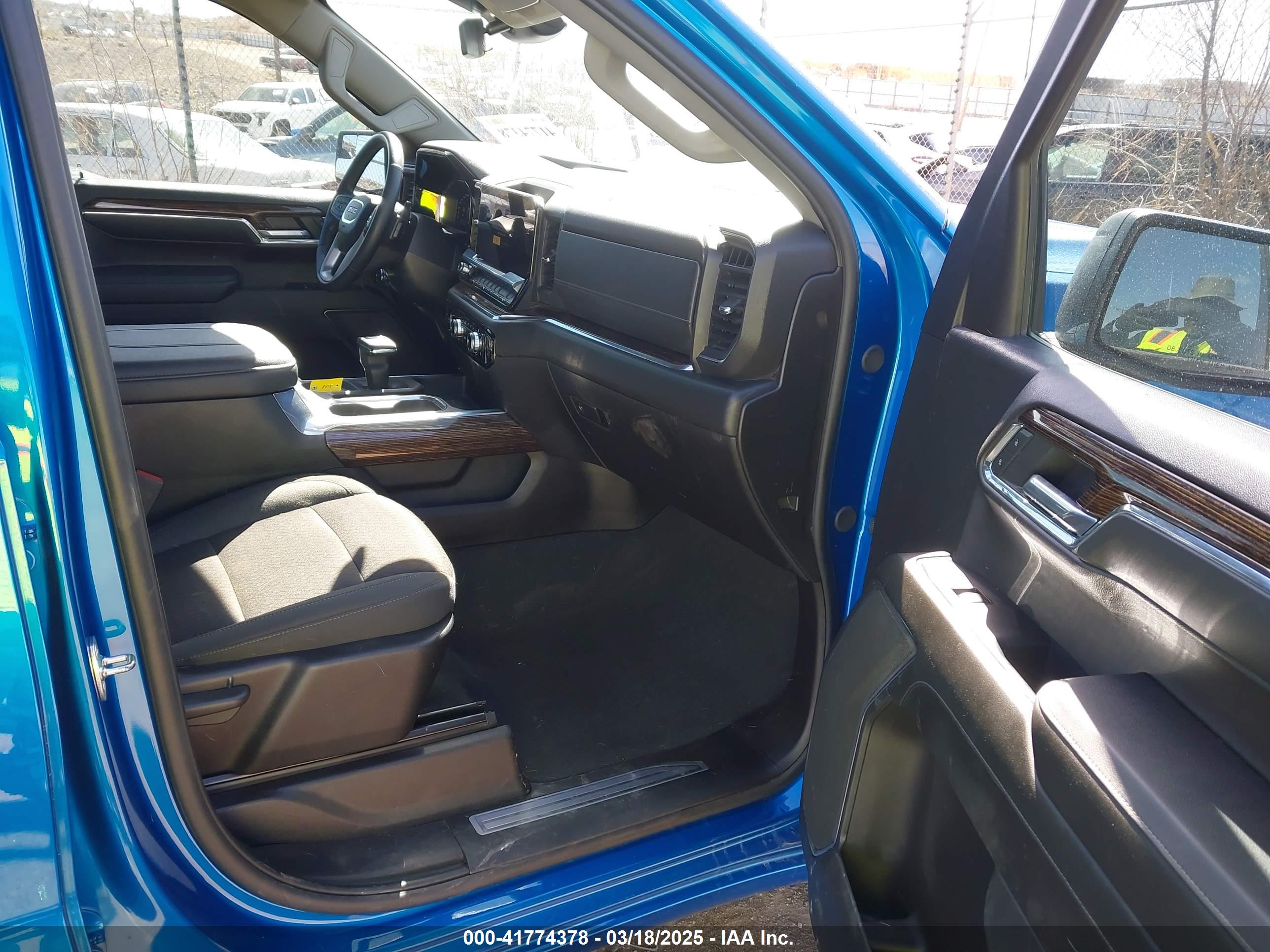 GMC SIERRA image 5