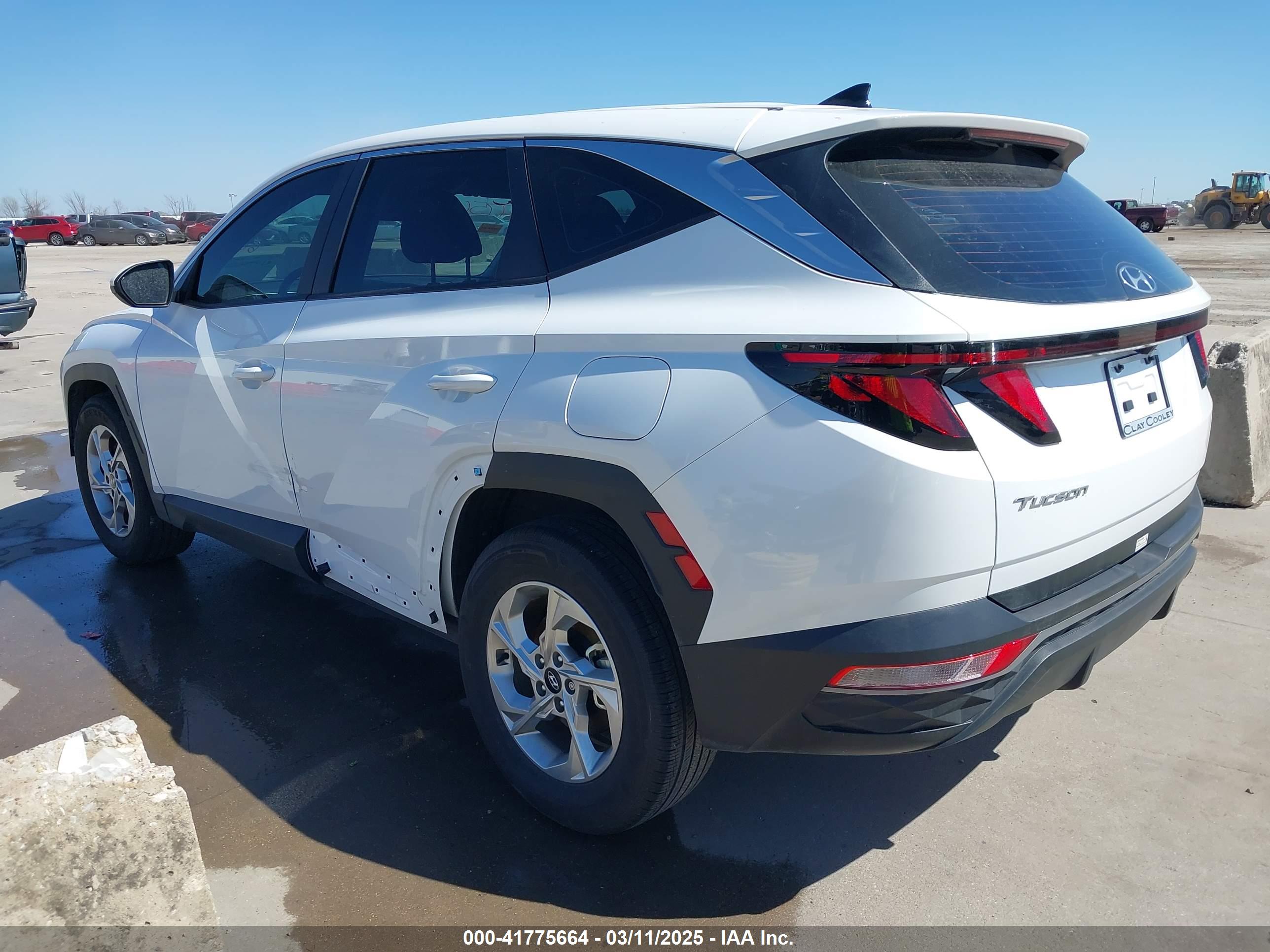 HYUNDAI TUCSON image 3