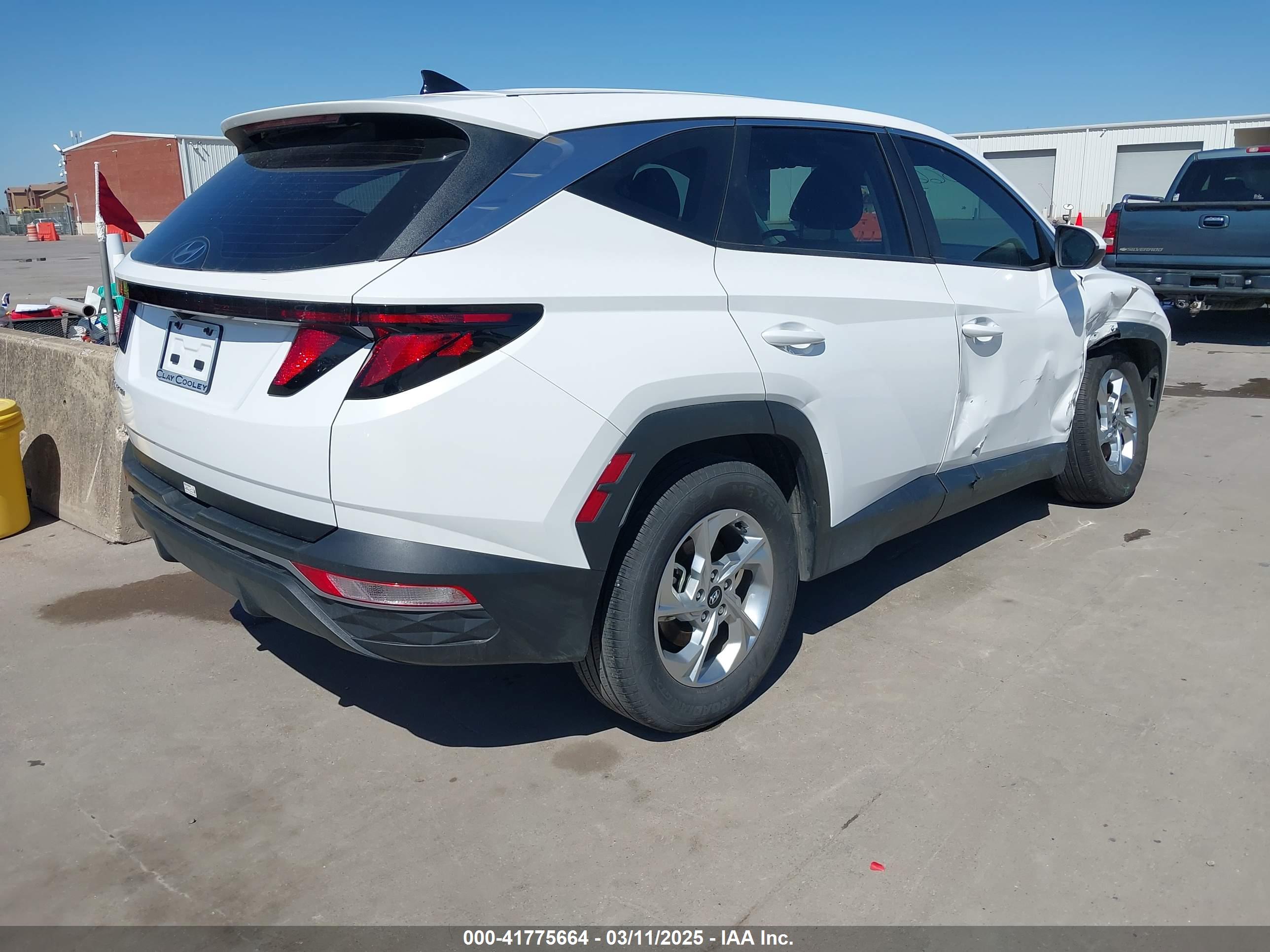 HYUNDAI TUCSON image 4