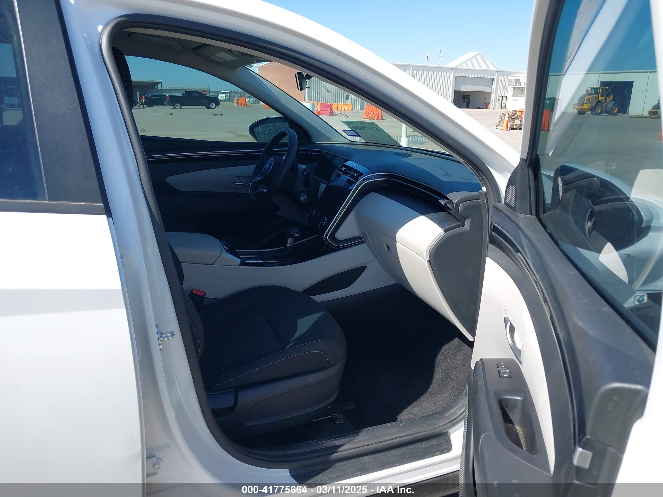 HYUNDAI TUCSON image 5