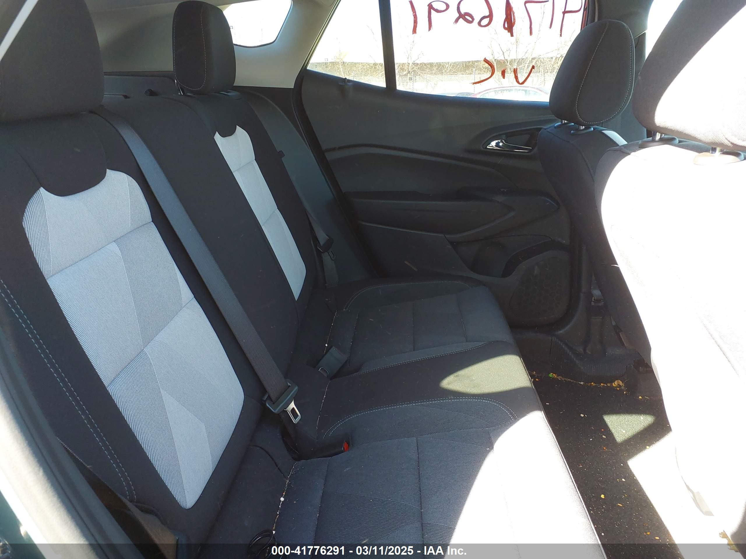 CHEVROLET TRAX image 8