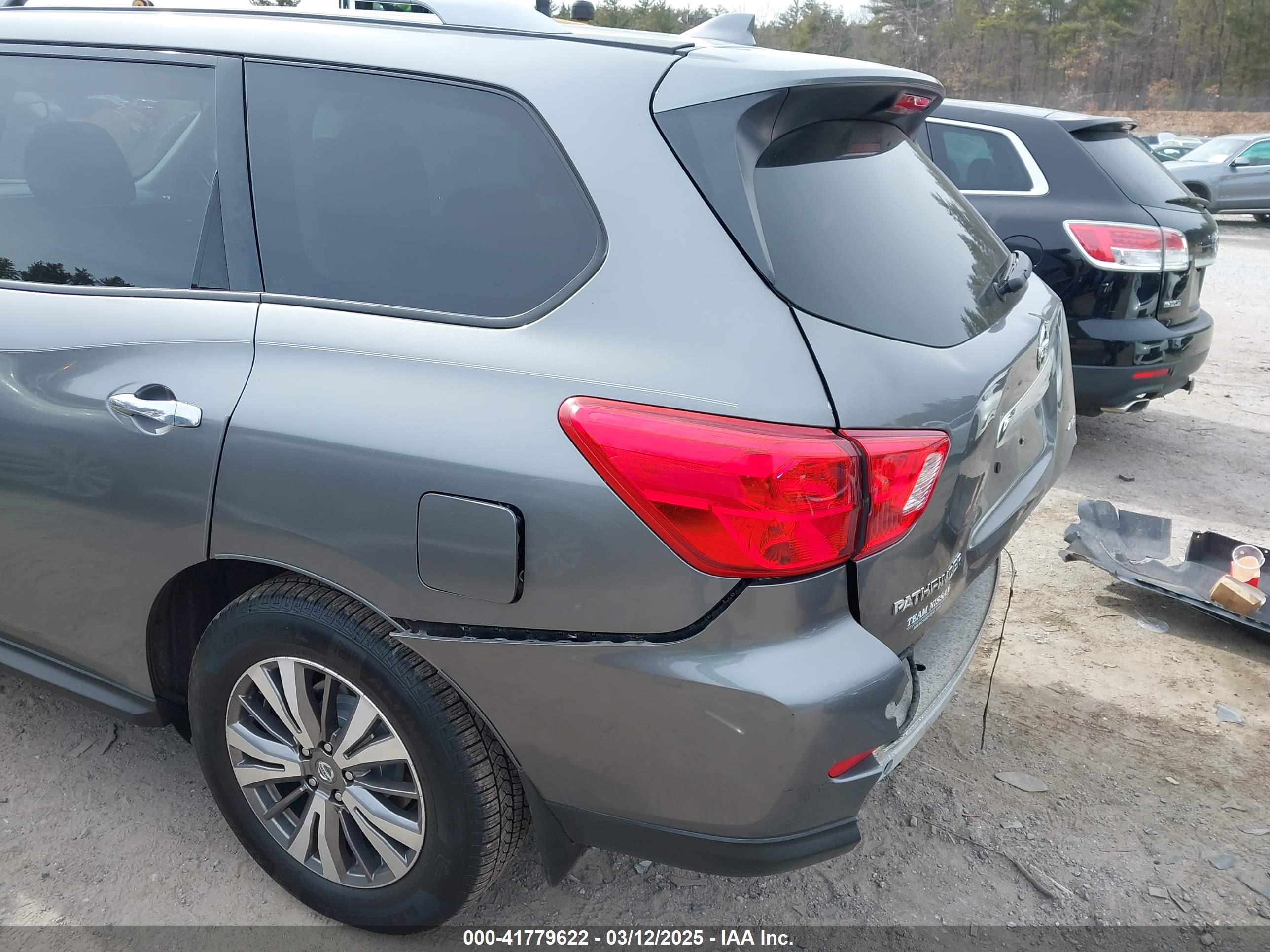 NISSAN PATHFINDER image 6