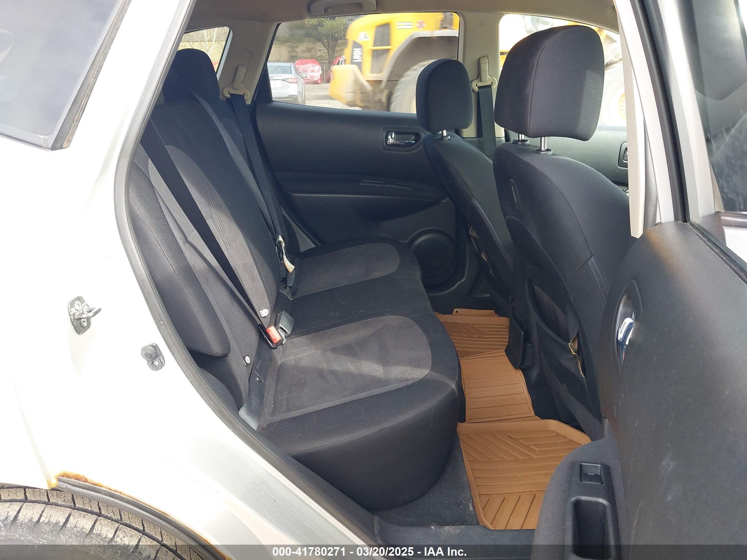 NISSAN ROGUE image 8
