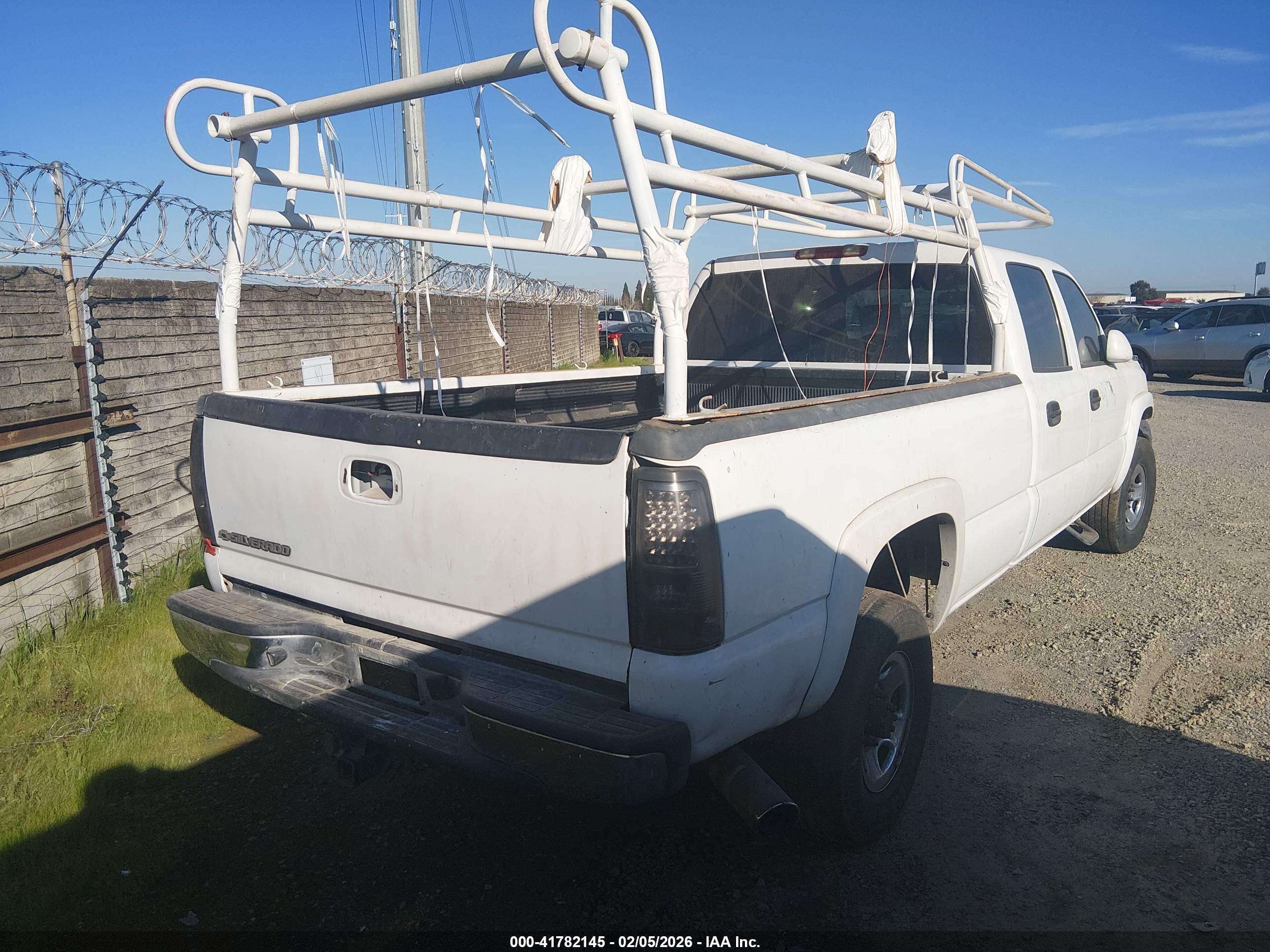 CHEVROLET SILVERADO image 4