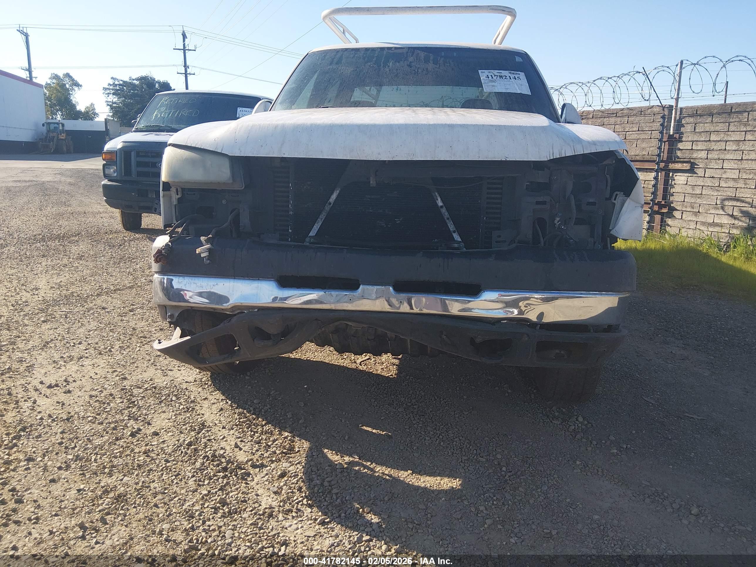 CHEVROLET SILVERADO image 6