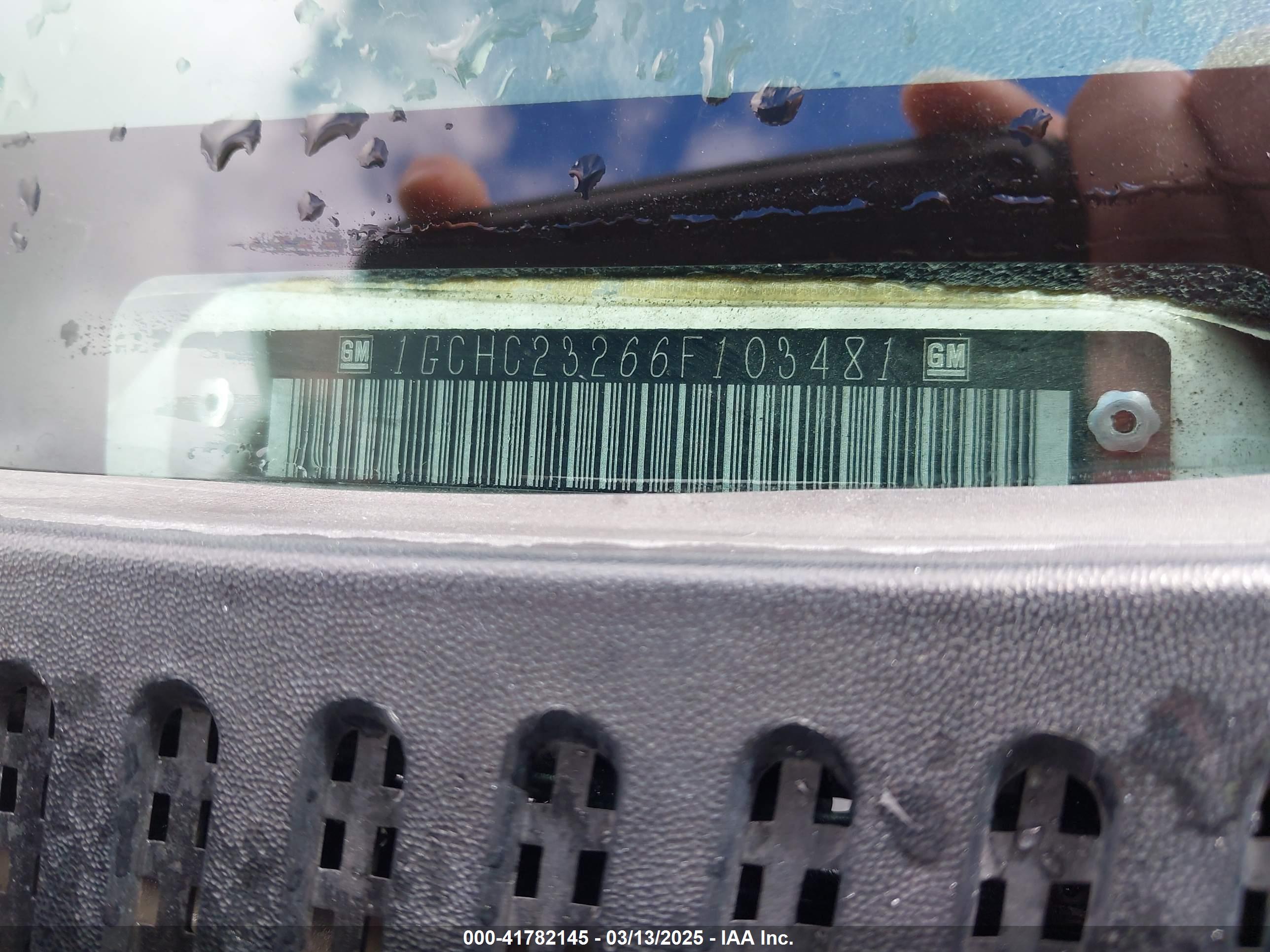 CHEVROLET SILVERADO image 9