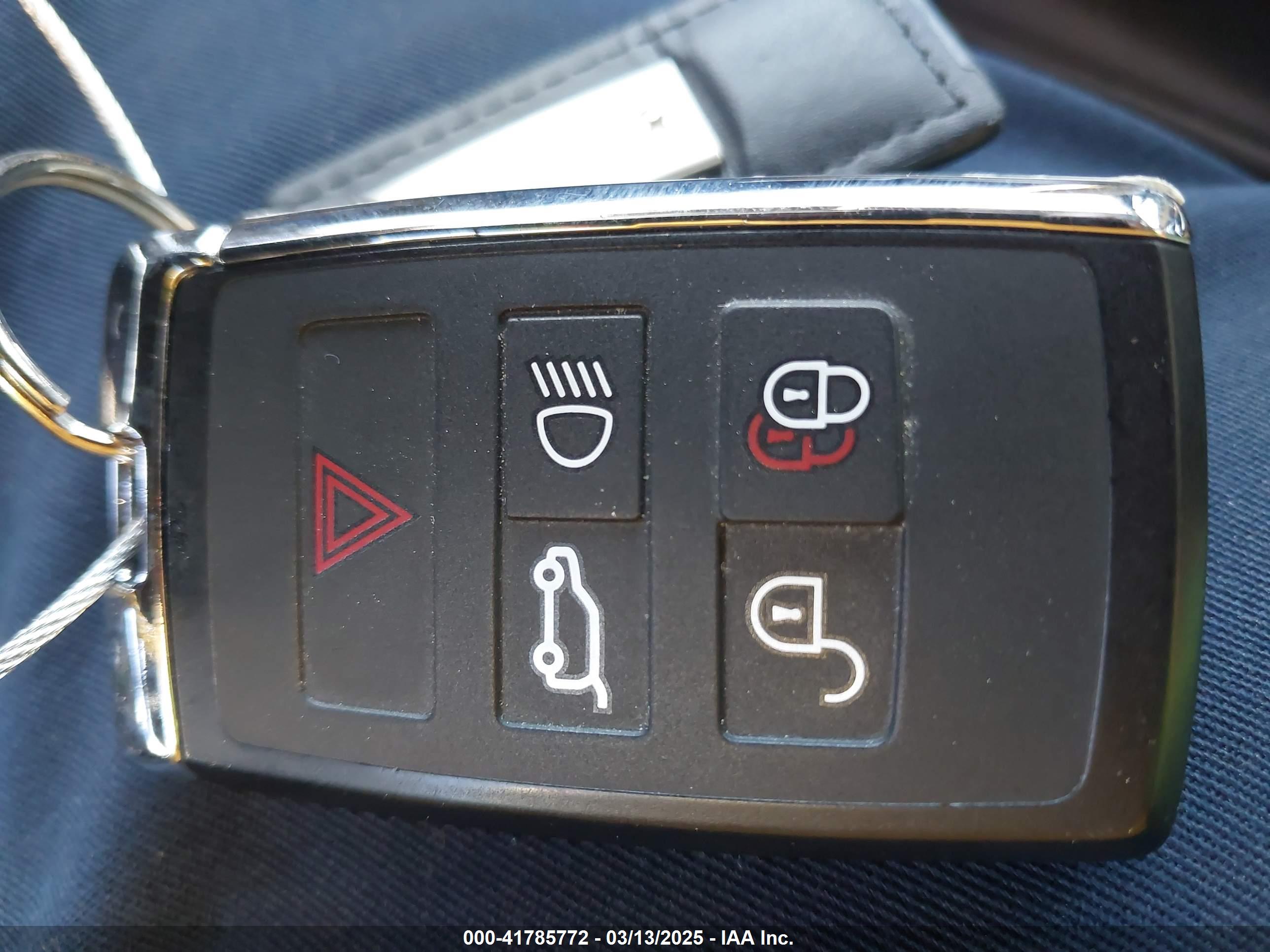 LAND ROVER image 11