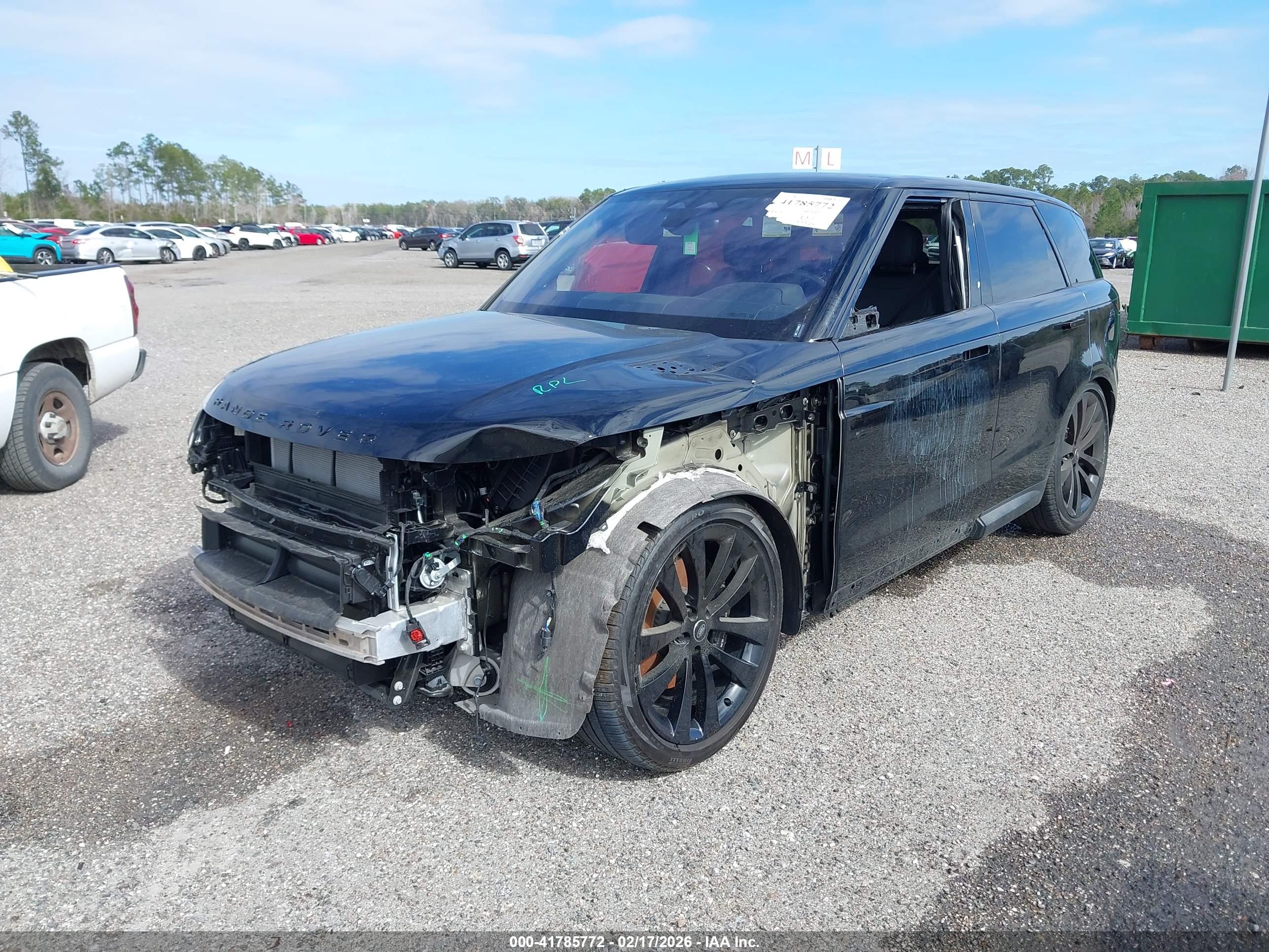 LAND ROVER image 2