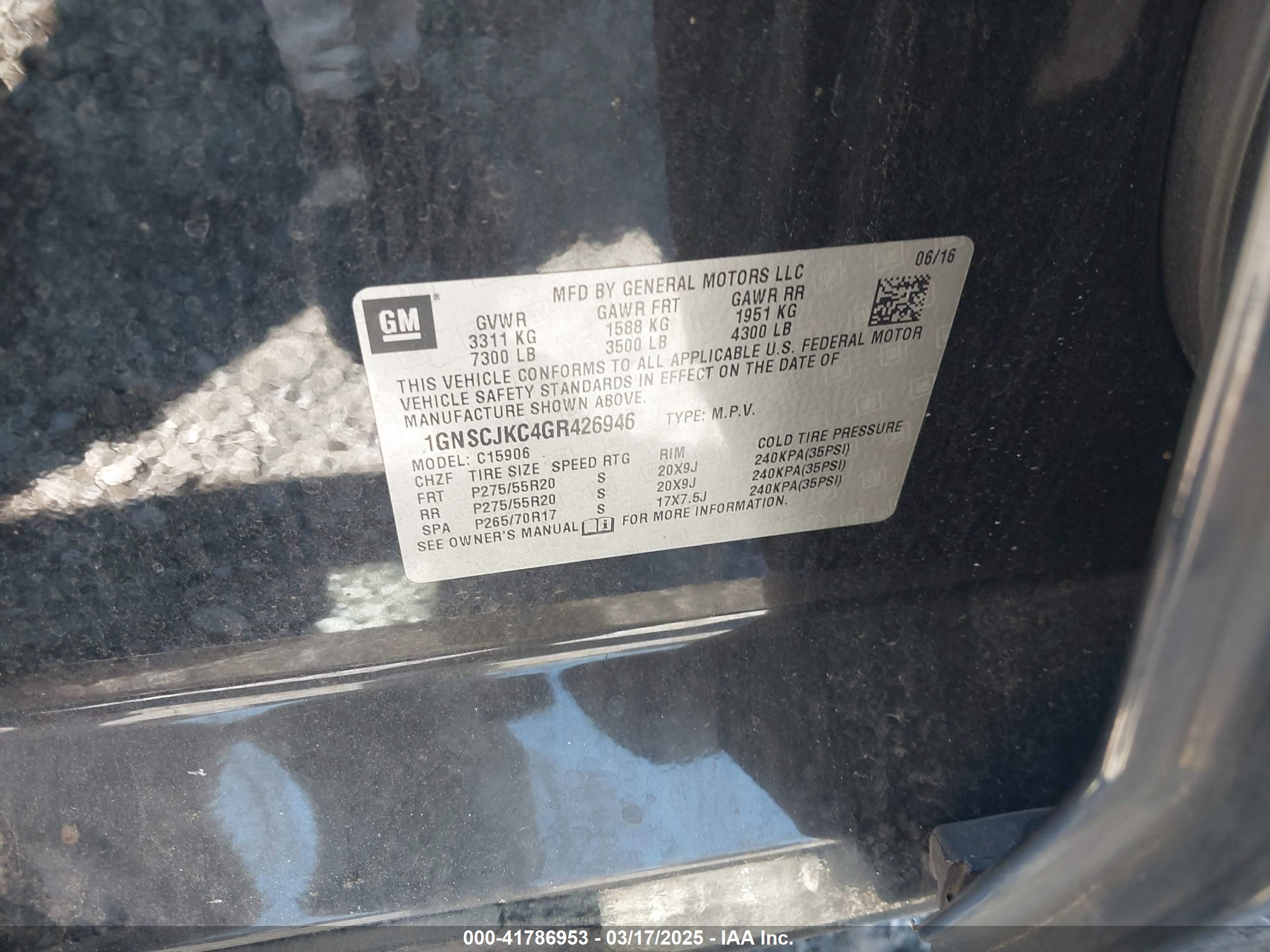 CHEVROLET SUBURBAN image 9