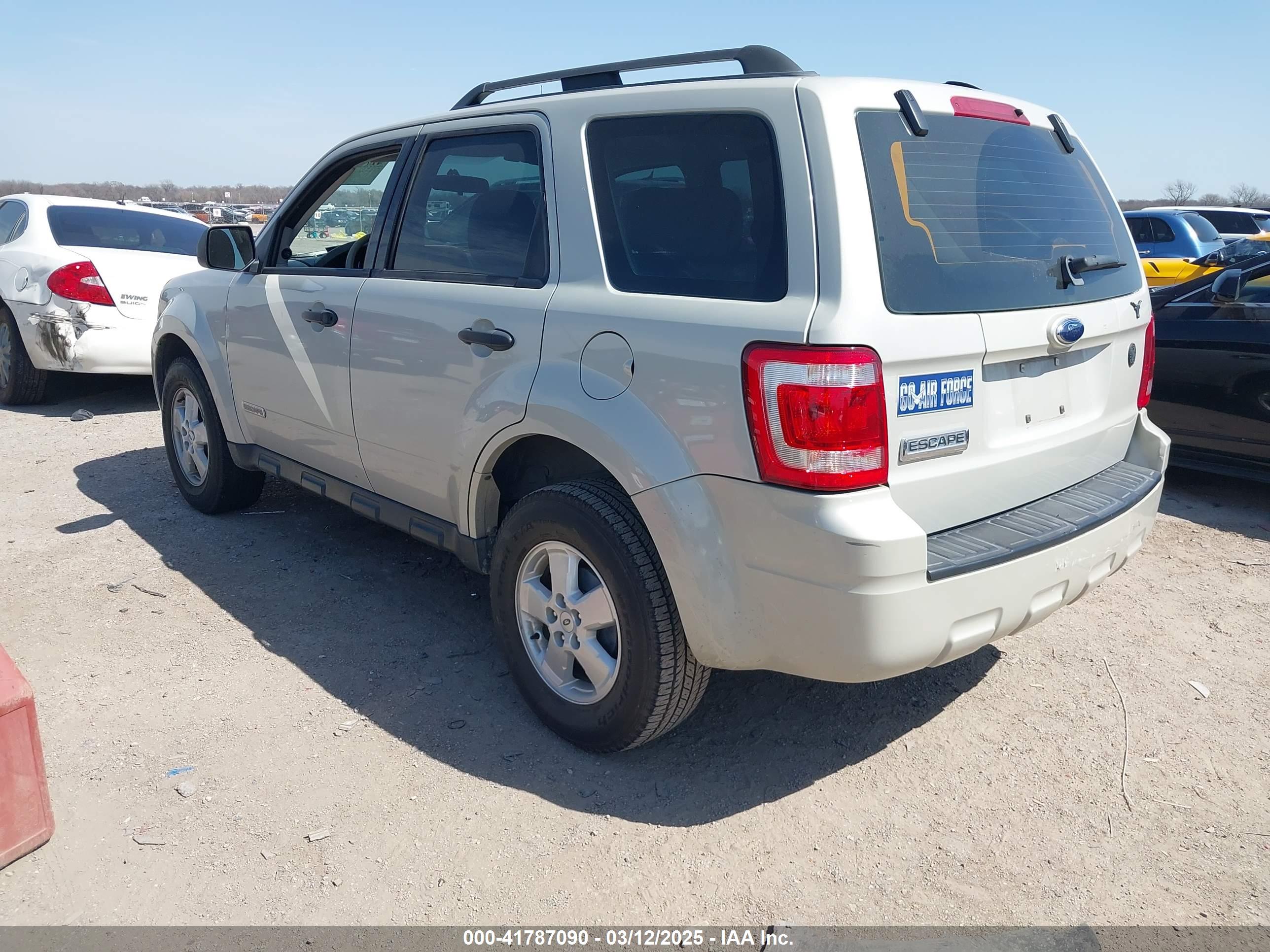 FORD ESCAPE image 3