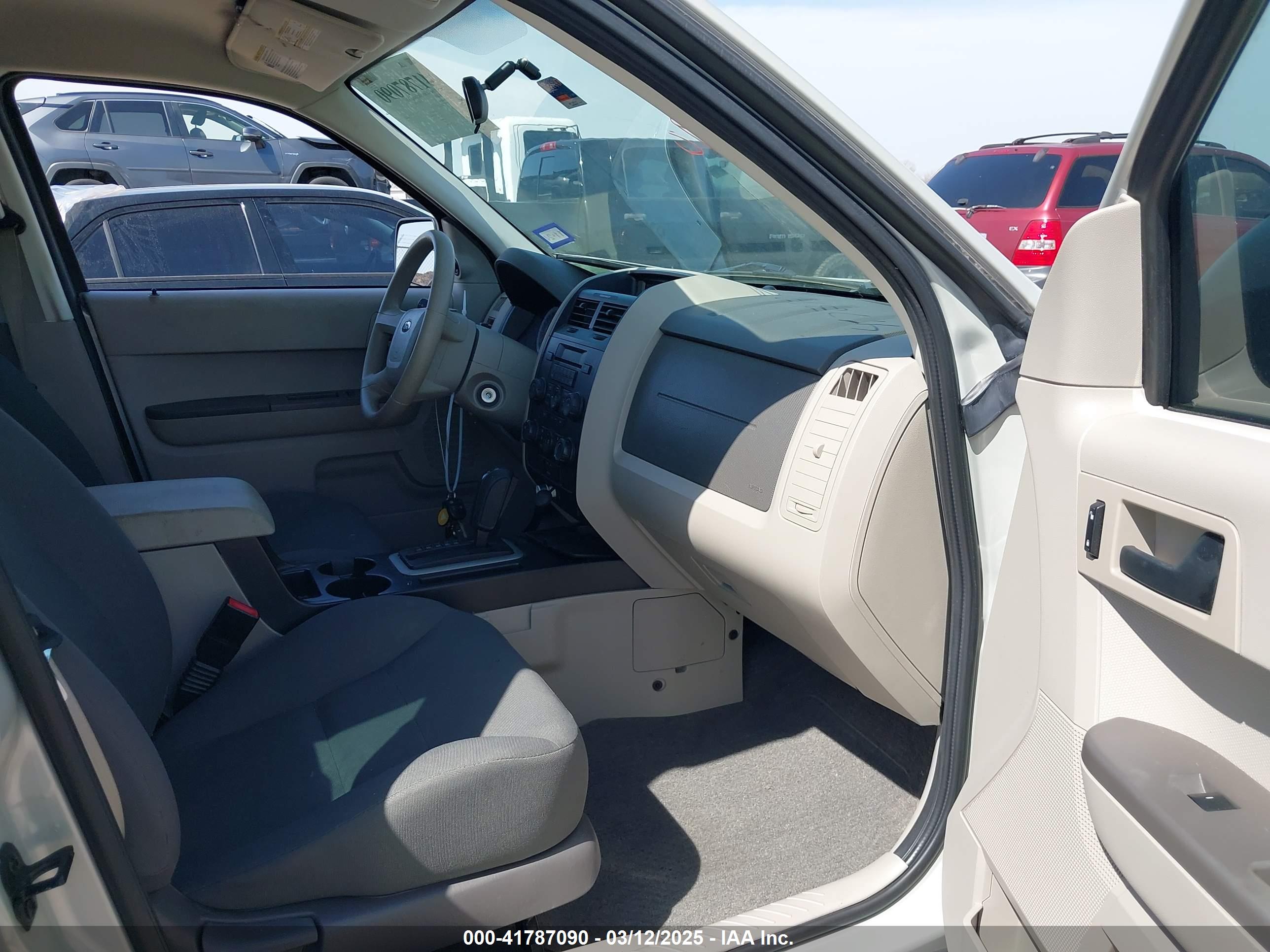 FORD ESCAPE image 5