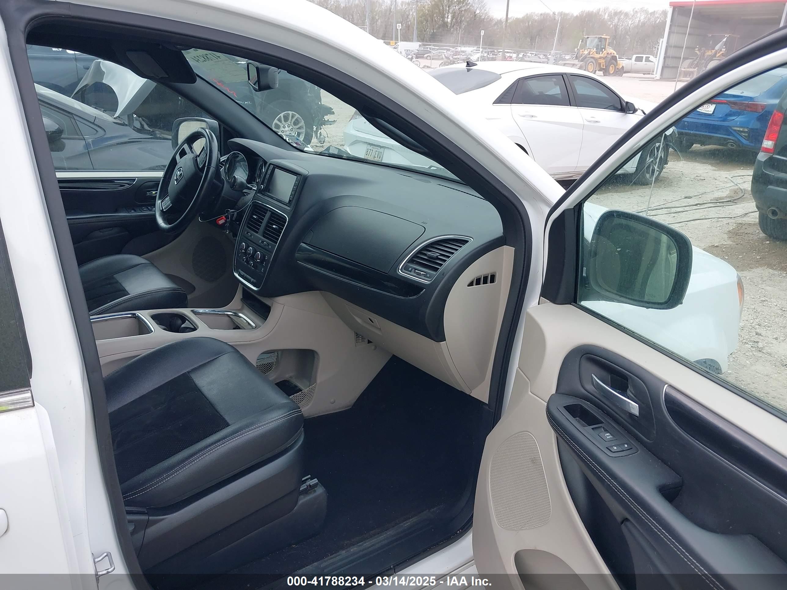 DODGE GRAND image 5