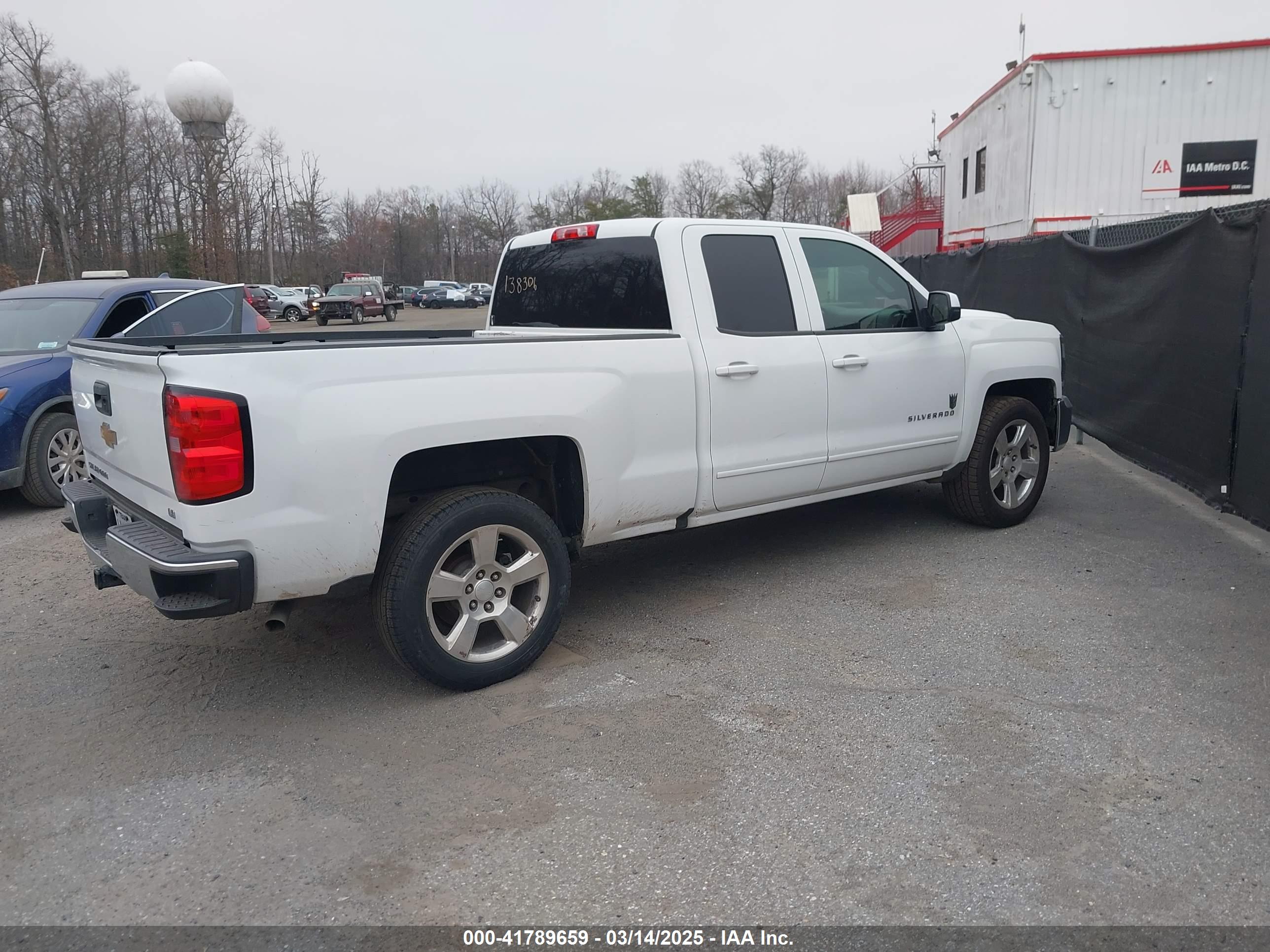 CHEVROLET SILVERADO image 4