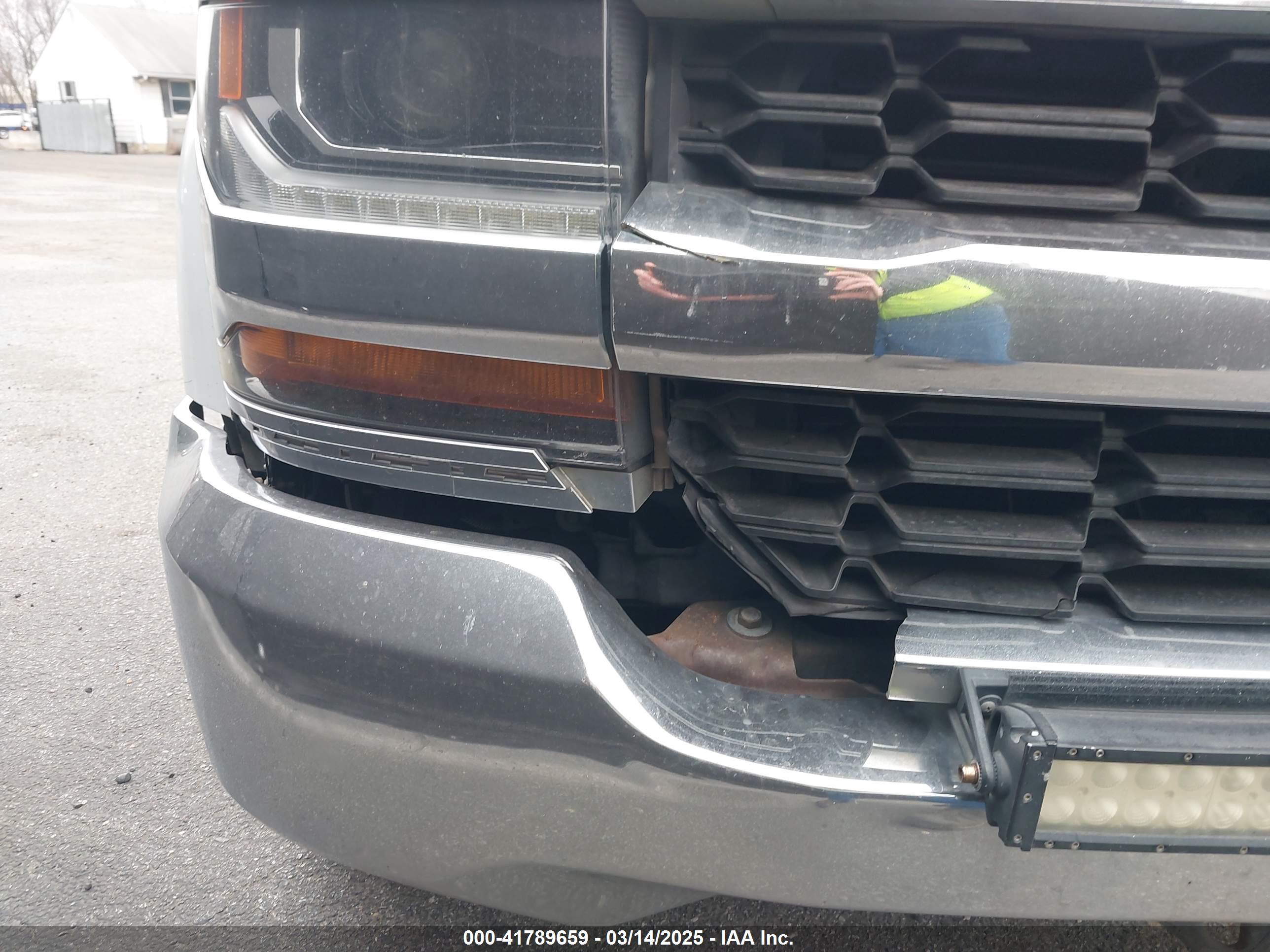 CHEVROLET SILVERADO image 6