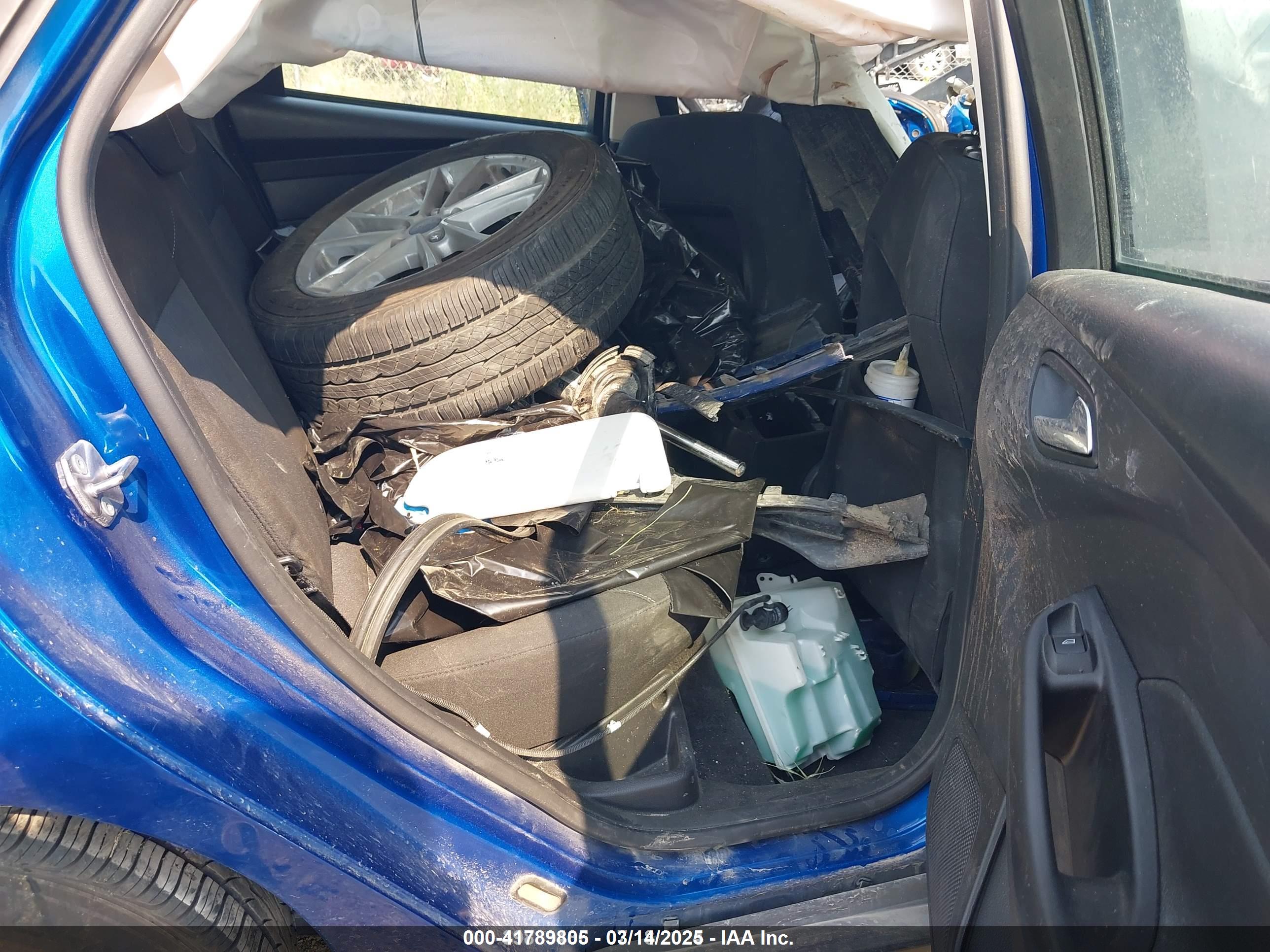 FORD FOCUS image 8