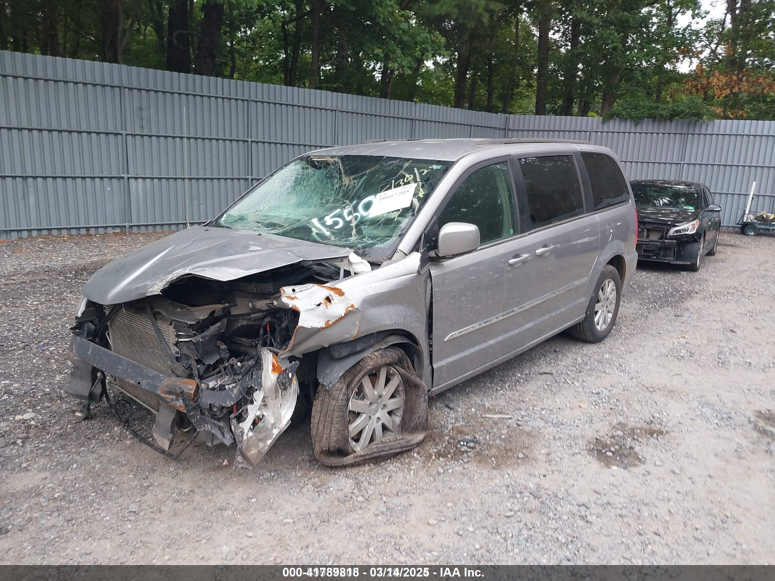 CHRYSLER TOWN image 2