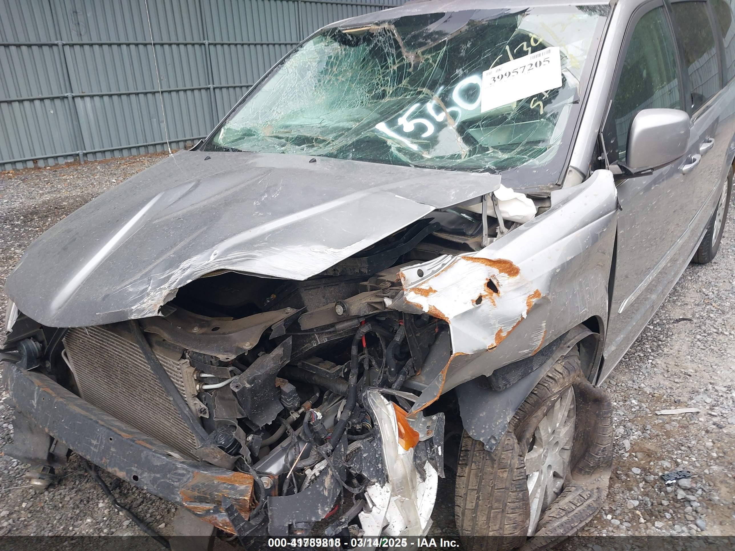 CHRYSLER TOWN image 6