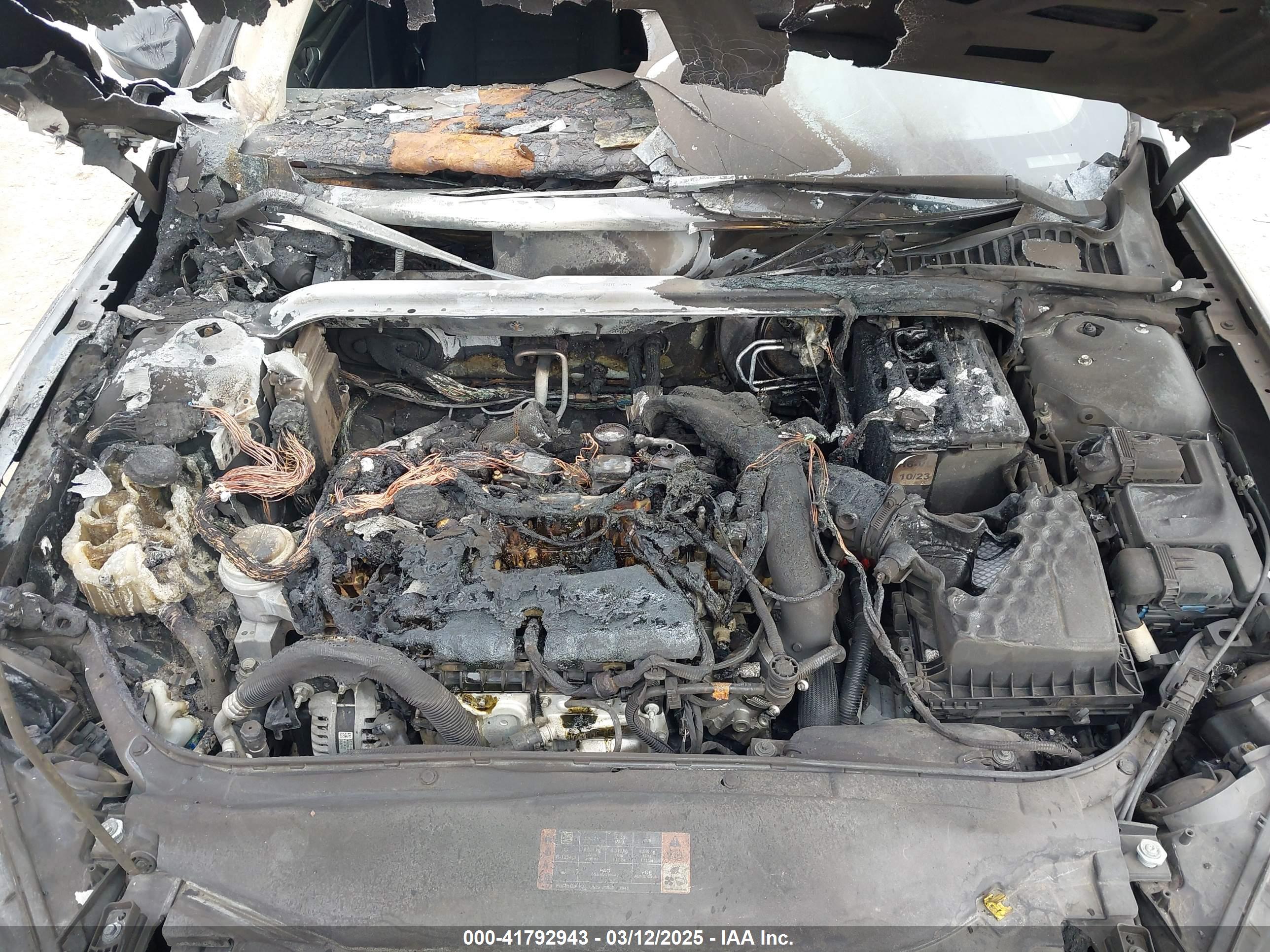 FORD FUSION image 10