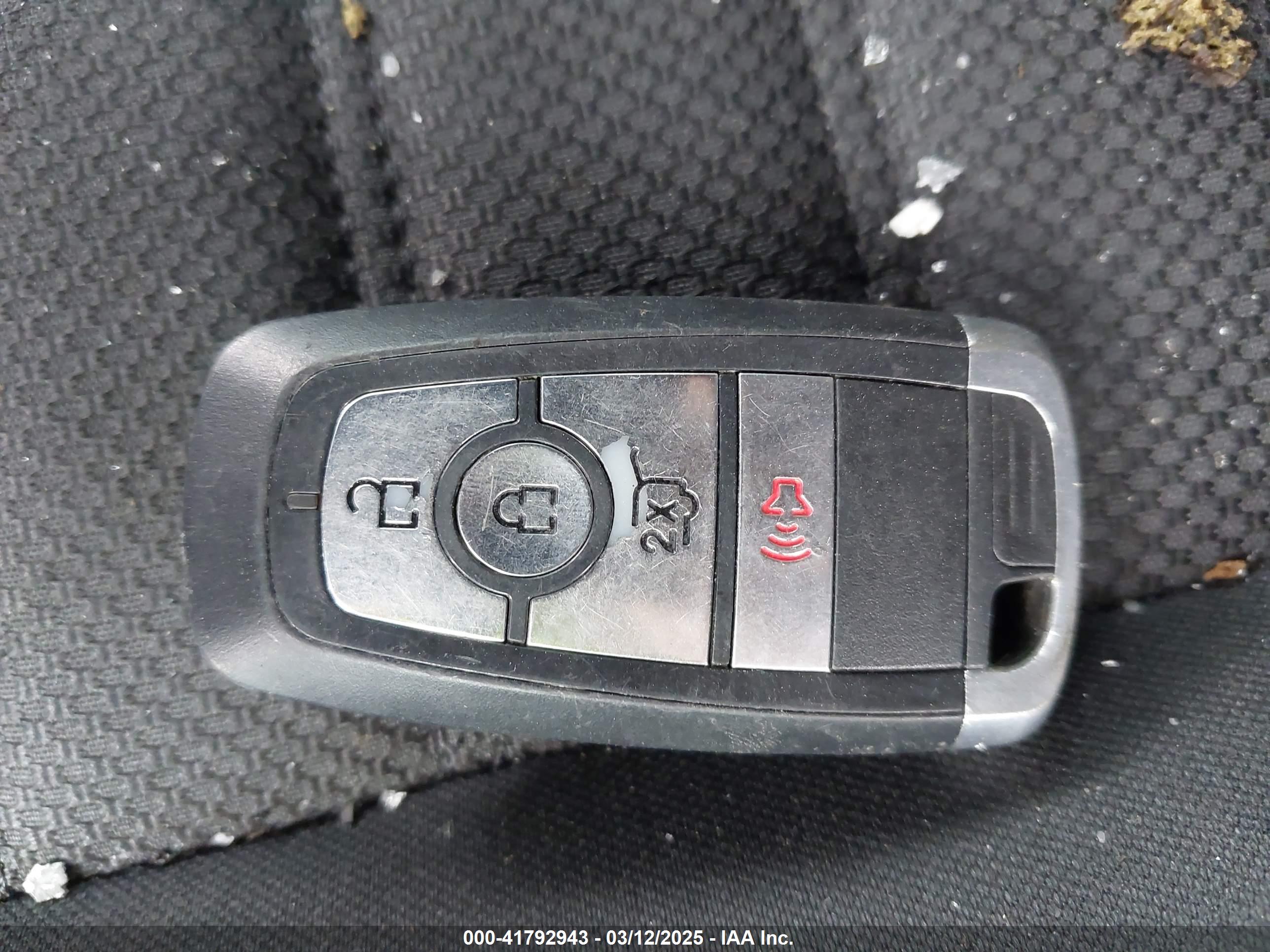 FORD FUSION image 11