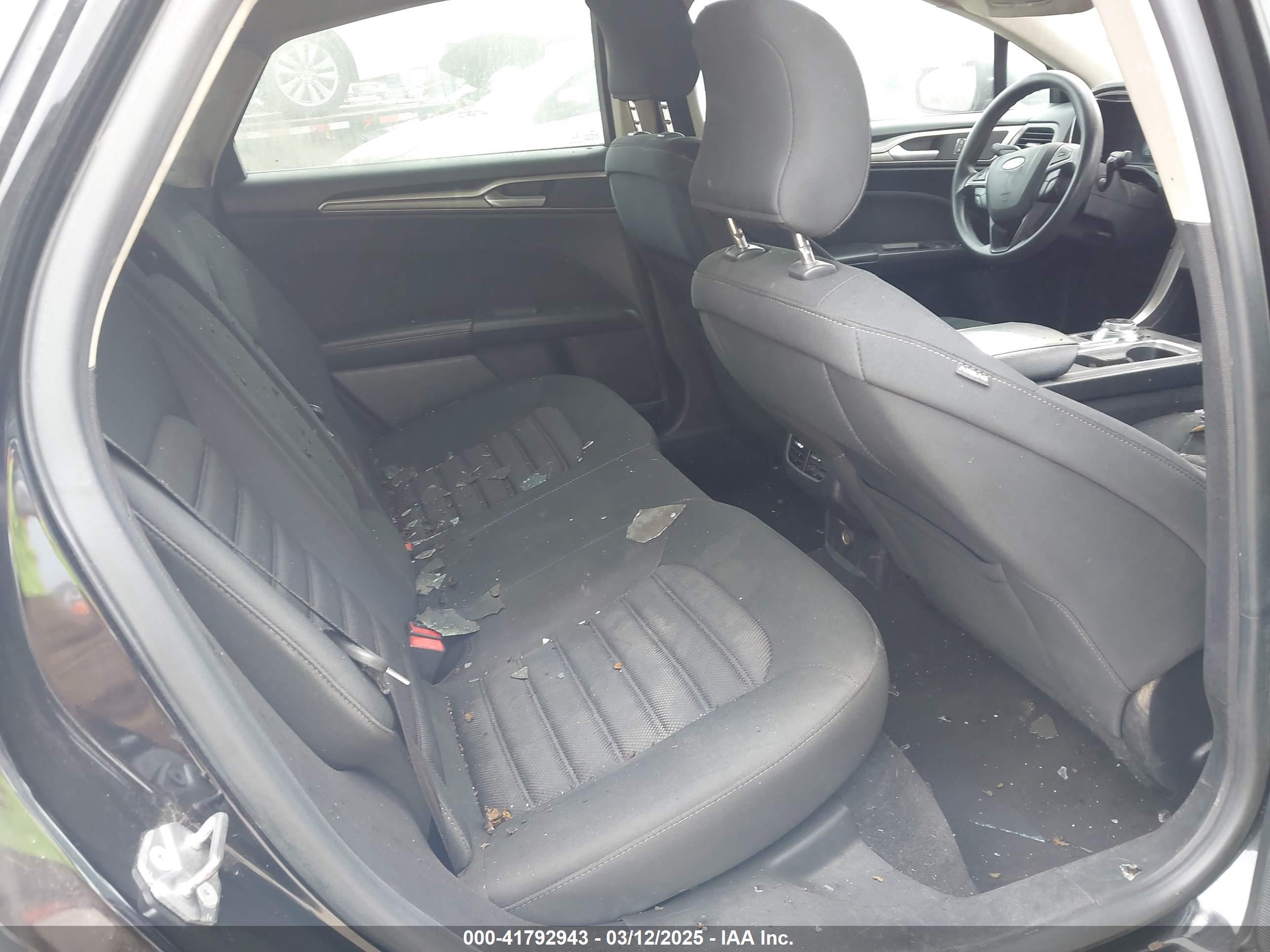 FORD FUSION image 8