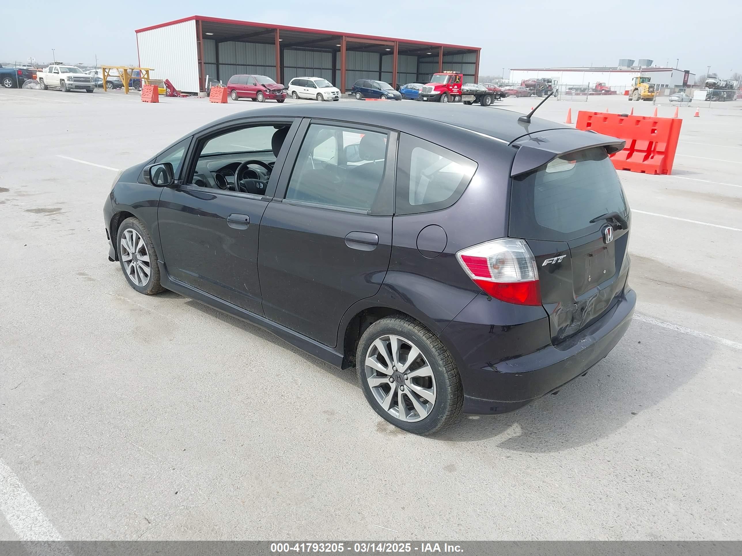 HONDA FIT image 3
