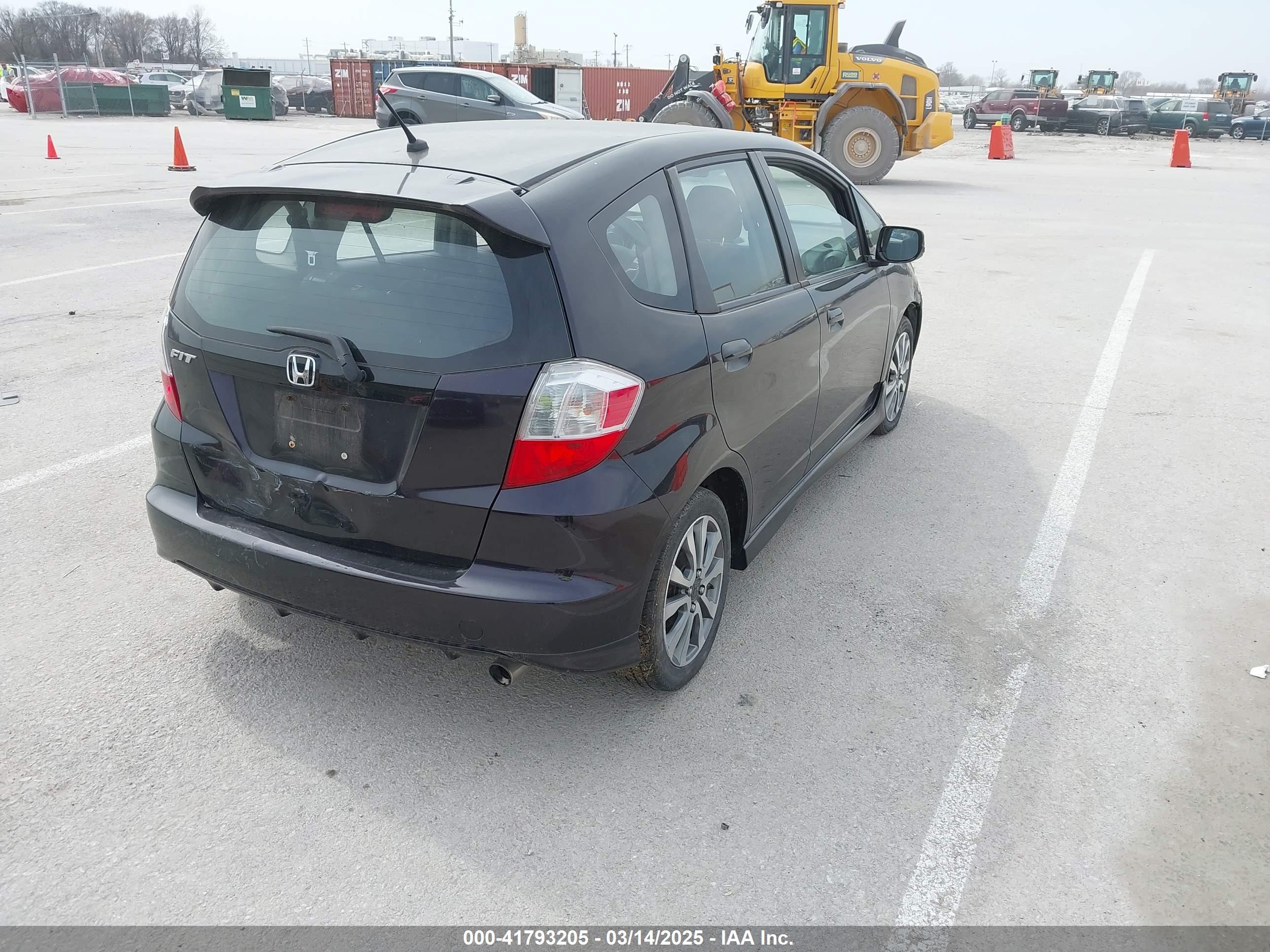 HONDA FIT image 4