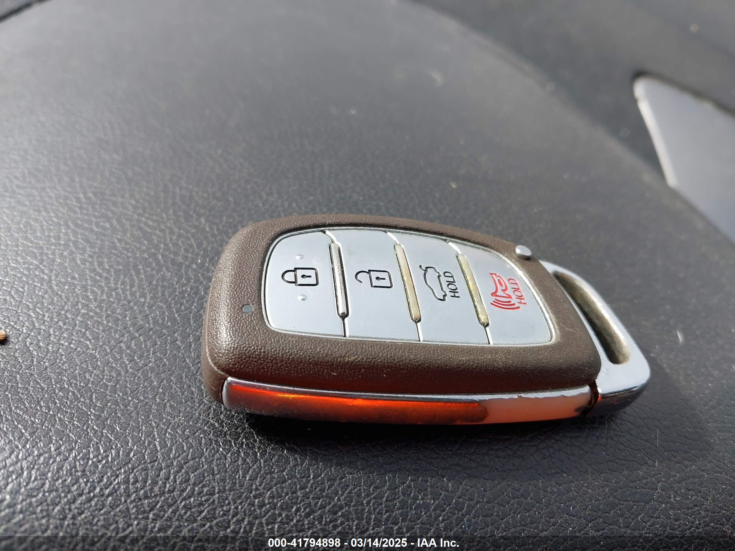 HYUNDAI ELANTRA image 11