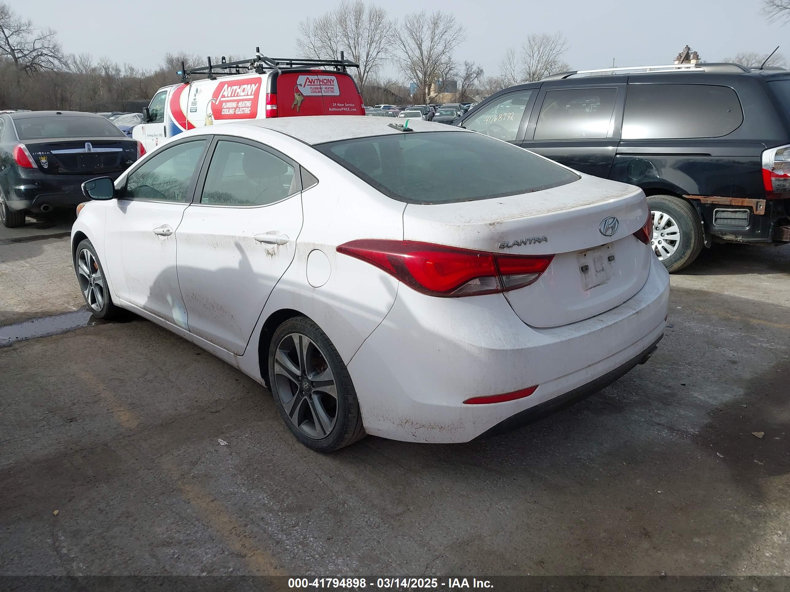 HYUNDAI ELANTRA image 3
