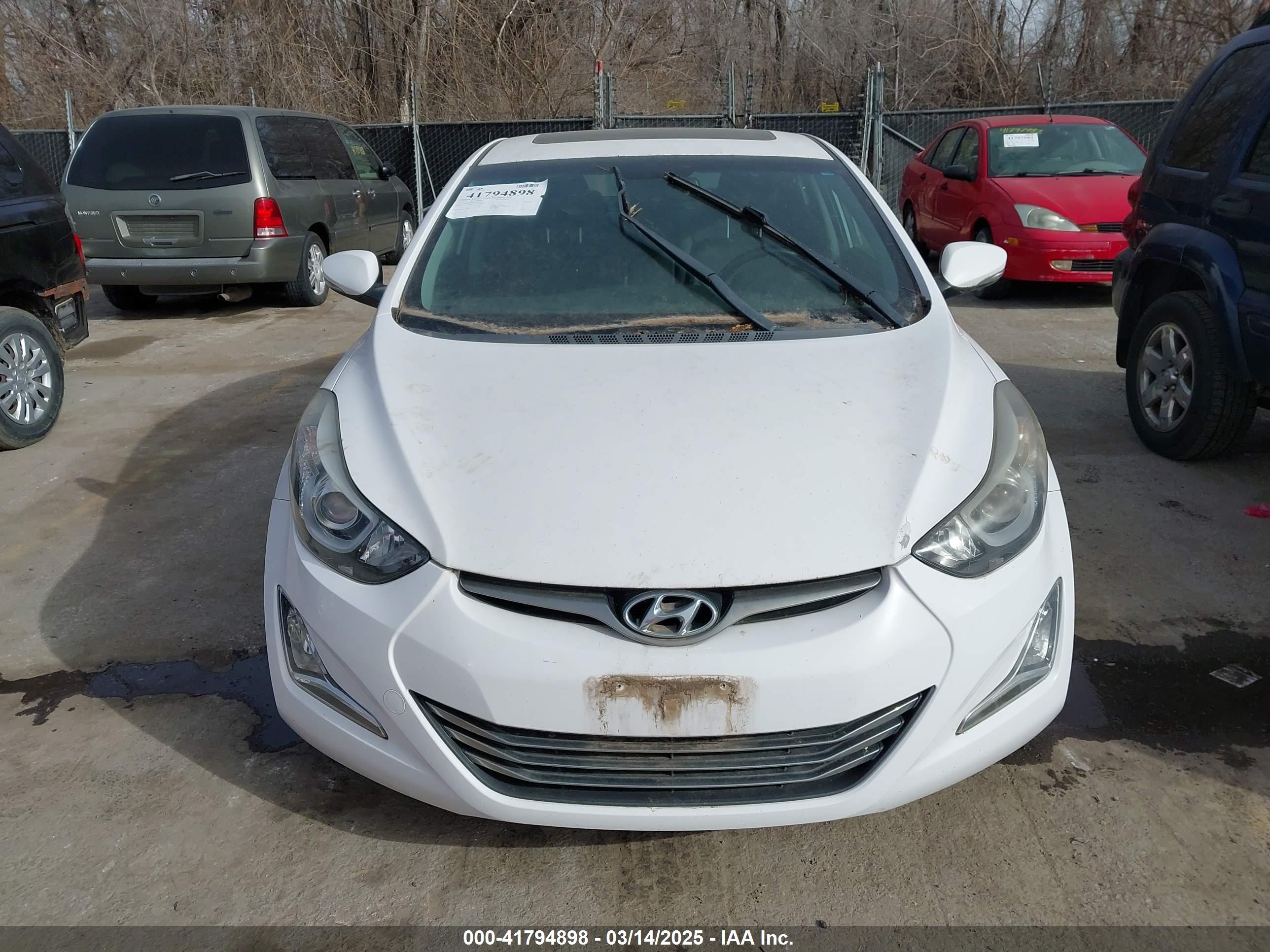 HYUNDAI ELANTRA image 6