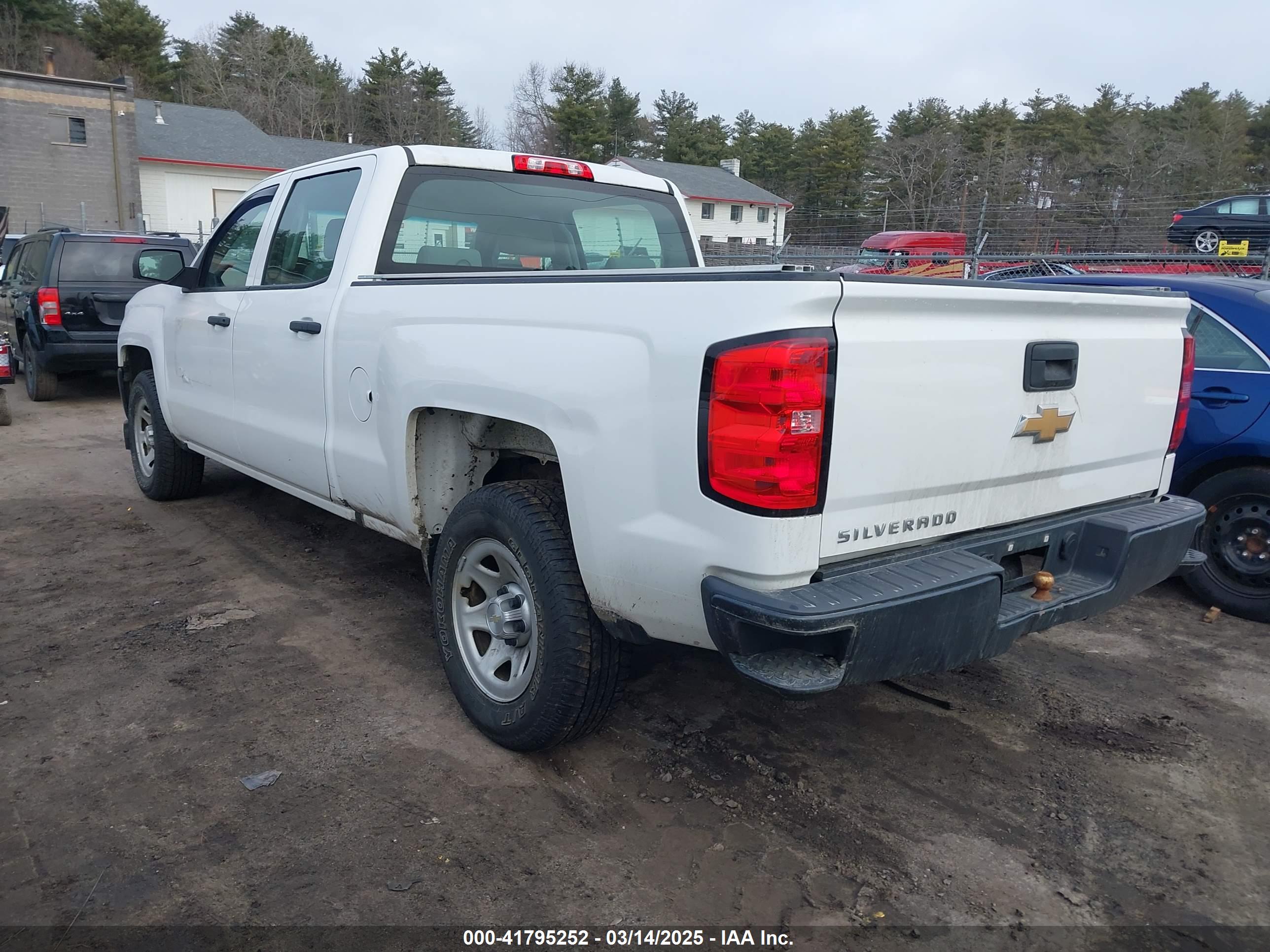 CHEVROLET SILVERADO image 3