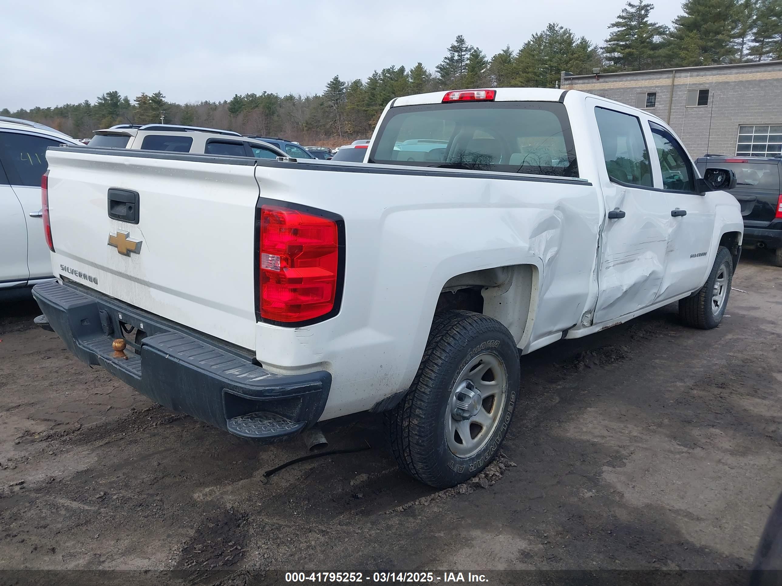 CHEVROLET SILVERADO image 4