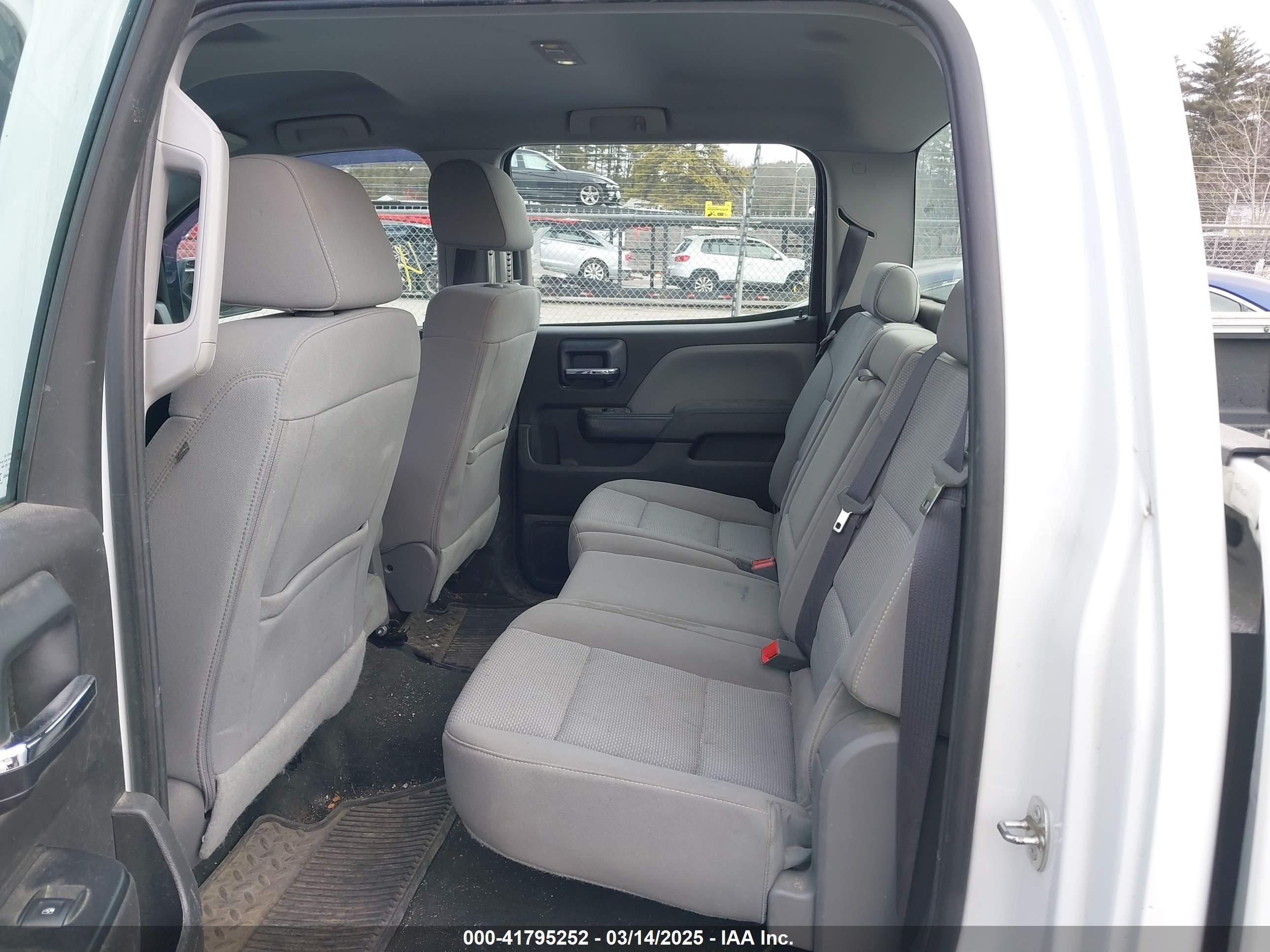 CHEVROLET SILVERADO image 8