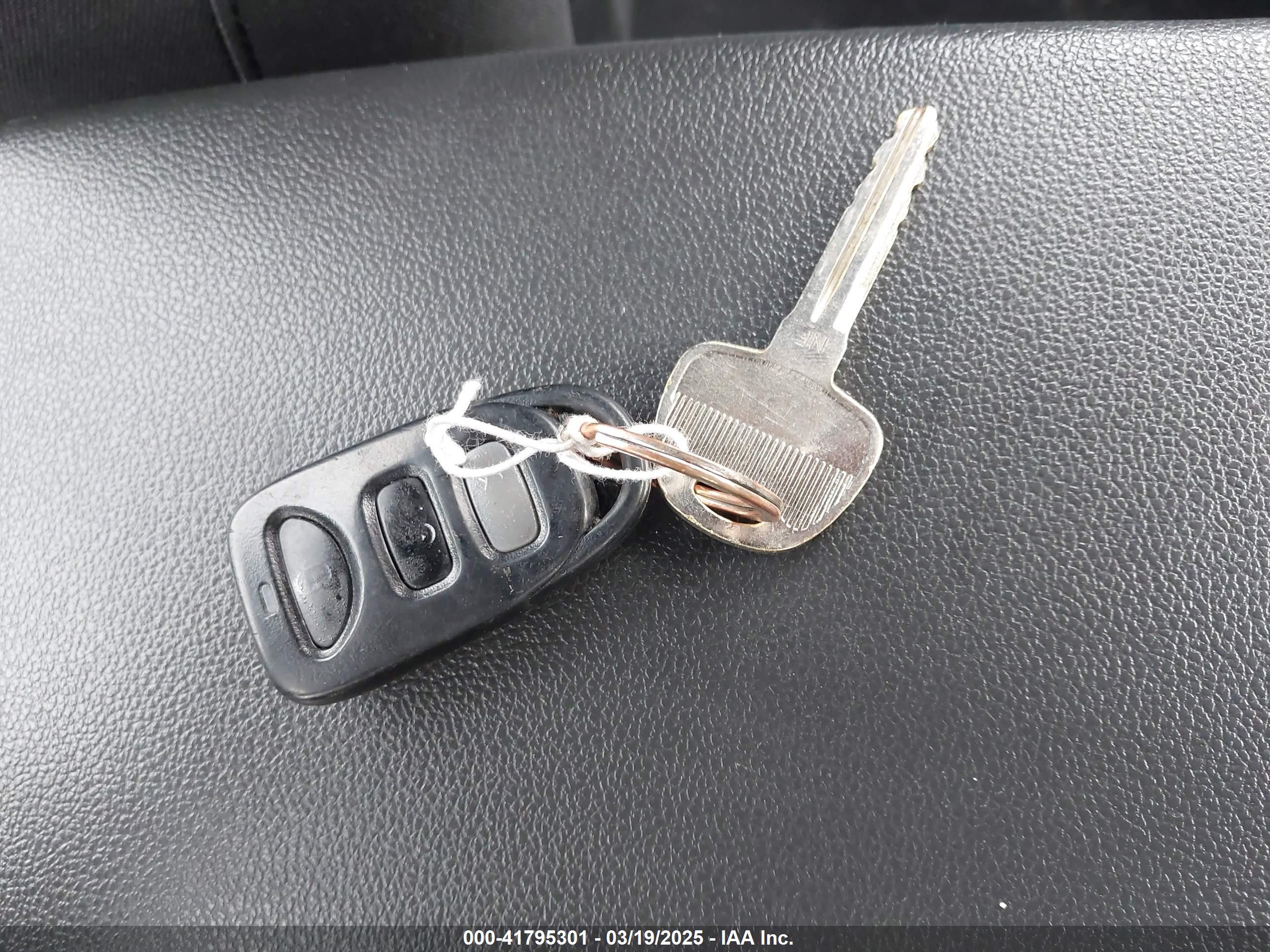 HYUNDAI ELANTRA image 11