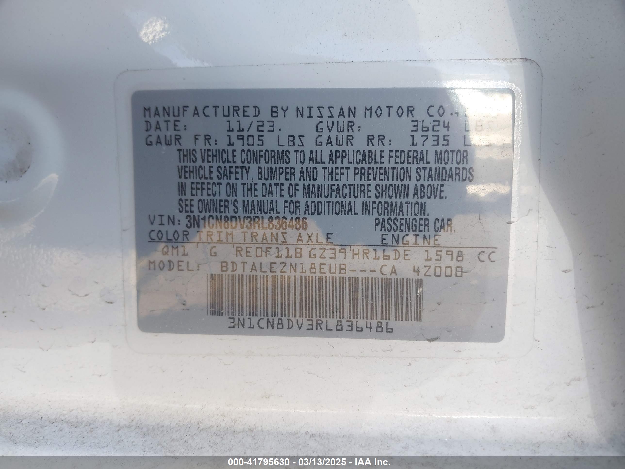 NISSAN VERSA image 9