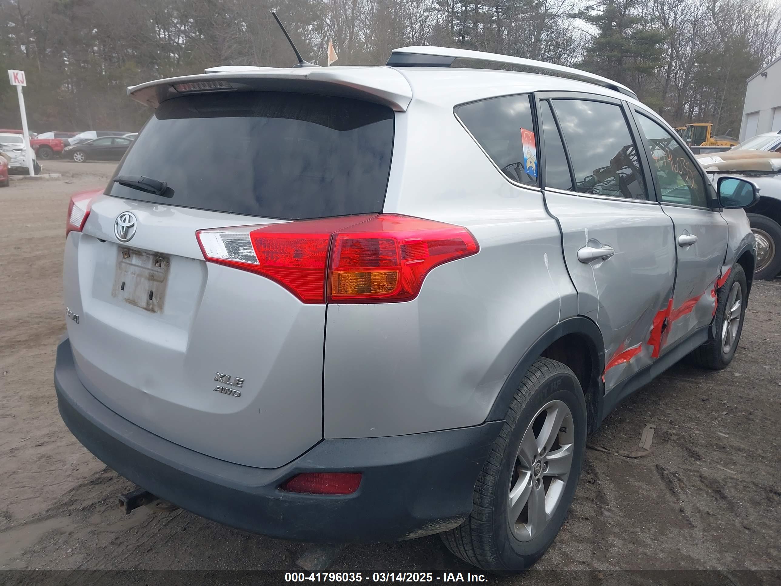 TOYOTA RAV4 image 4