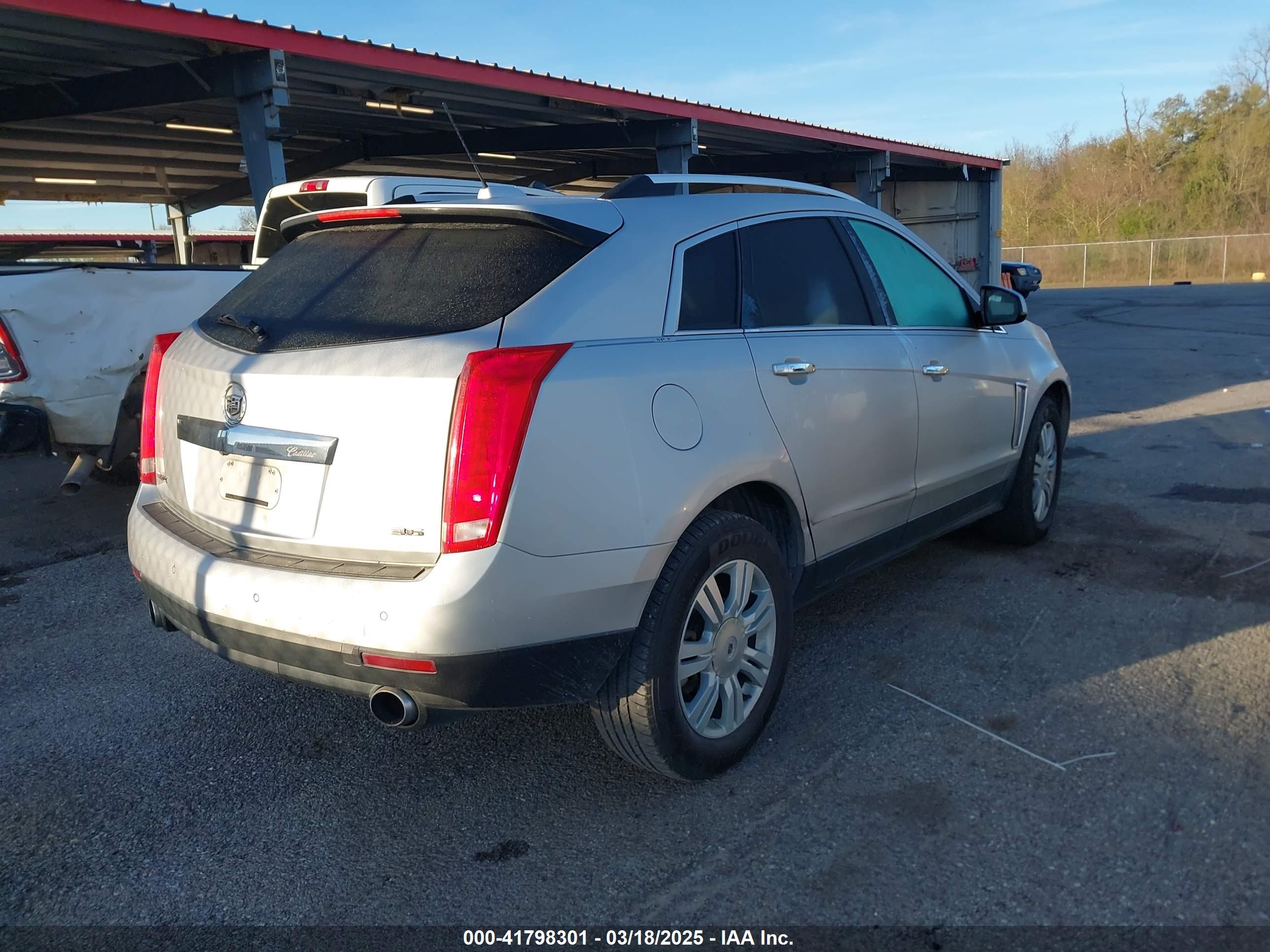 CADILLAC SRX image 4