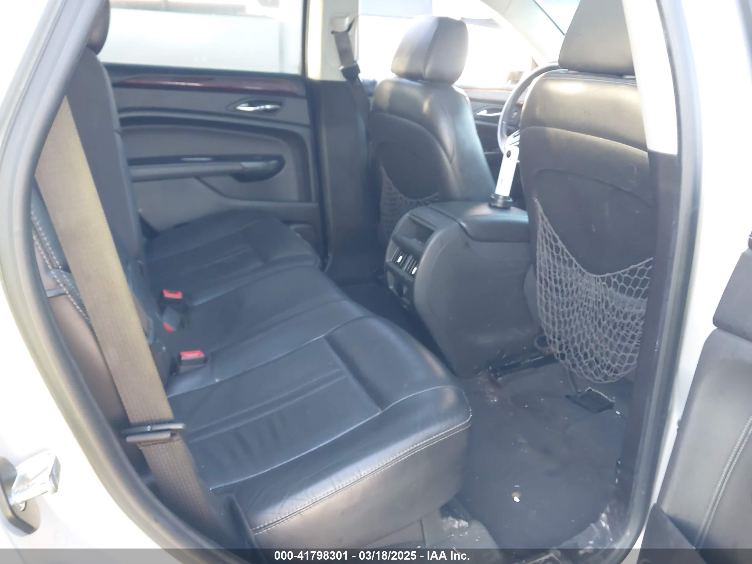 CADILLAC SRX image 8